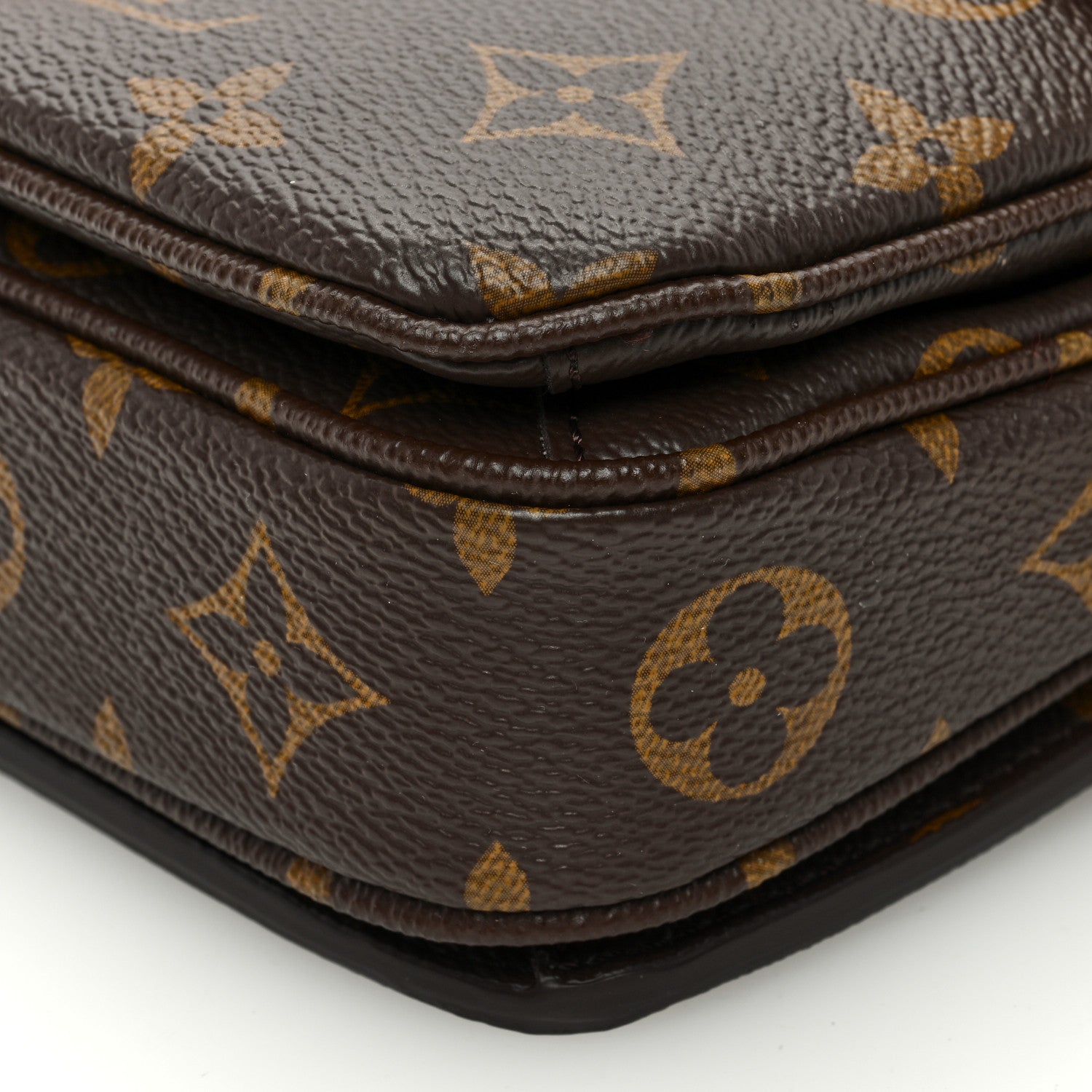 Louis Vuitton Monogram Pochette Metis East West 8 of 9