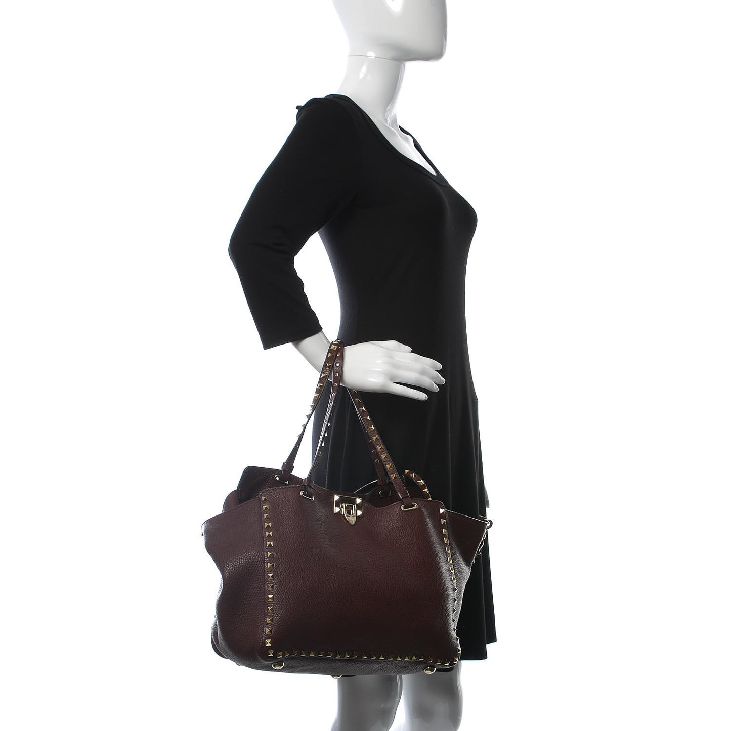 Pebbled Calfskin Medium Rockstud Tote Rubin