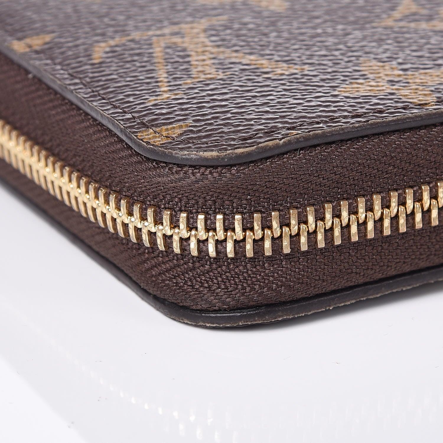 Louis Vuitton Monogram Zippy Wallet 11 of 11
