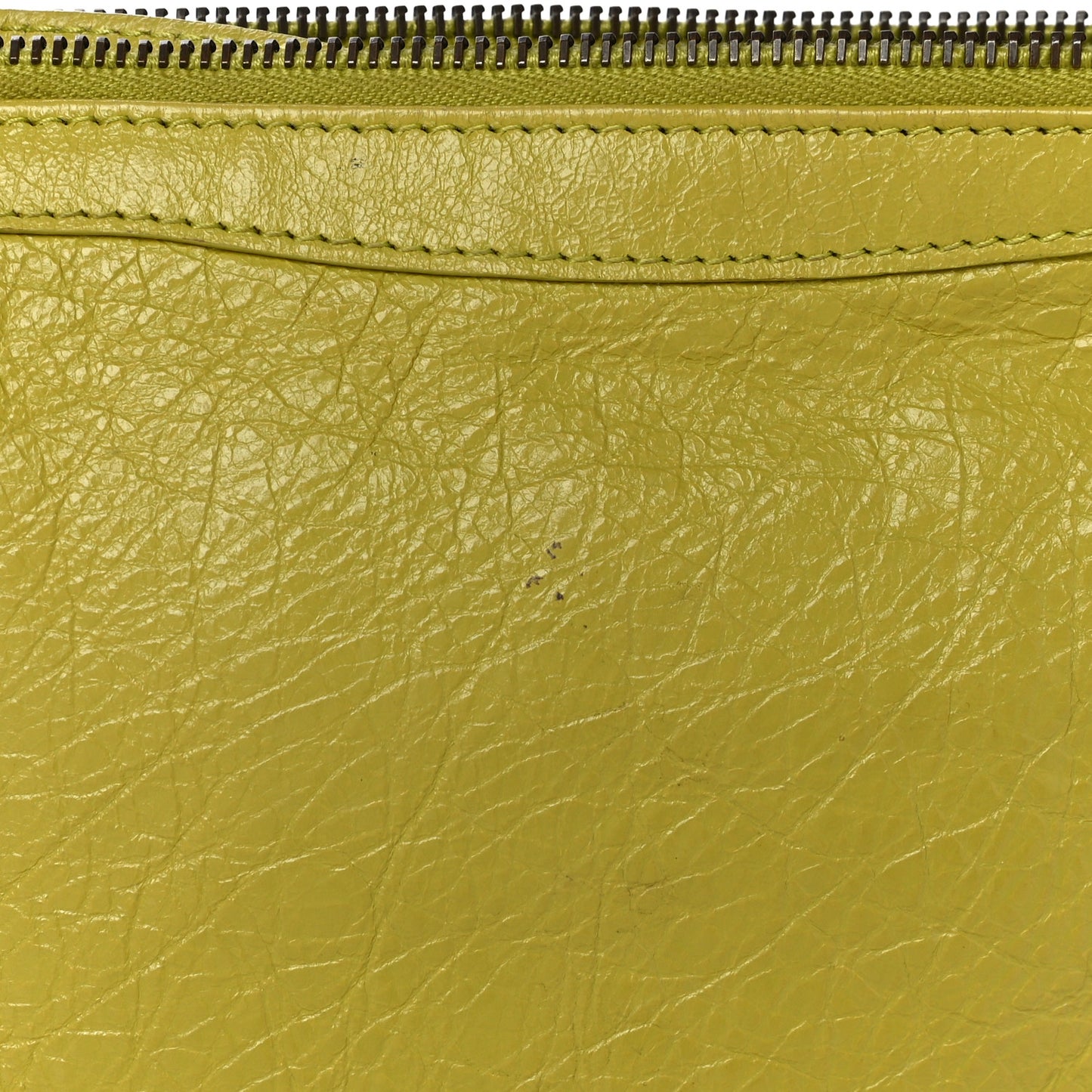 Agneau Classic Hardware Flat Crossbody Jaune Poussin