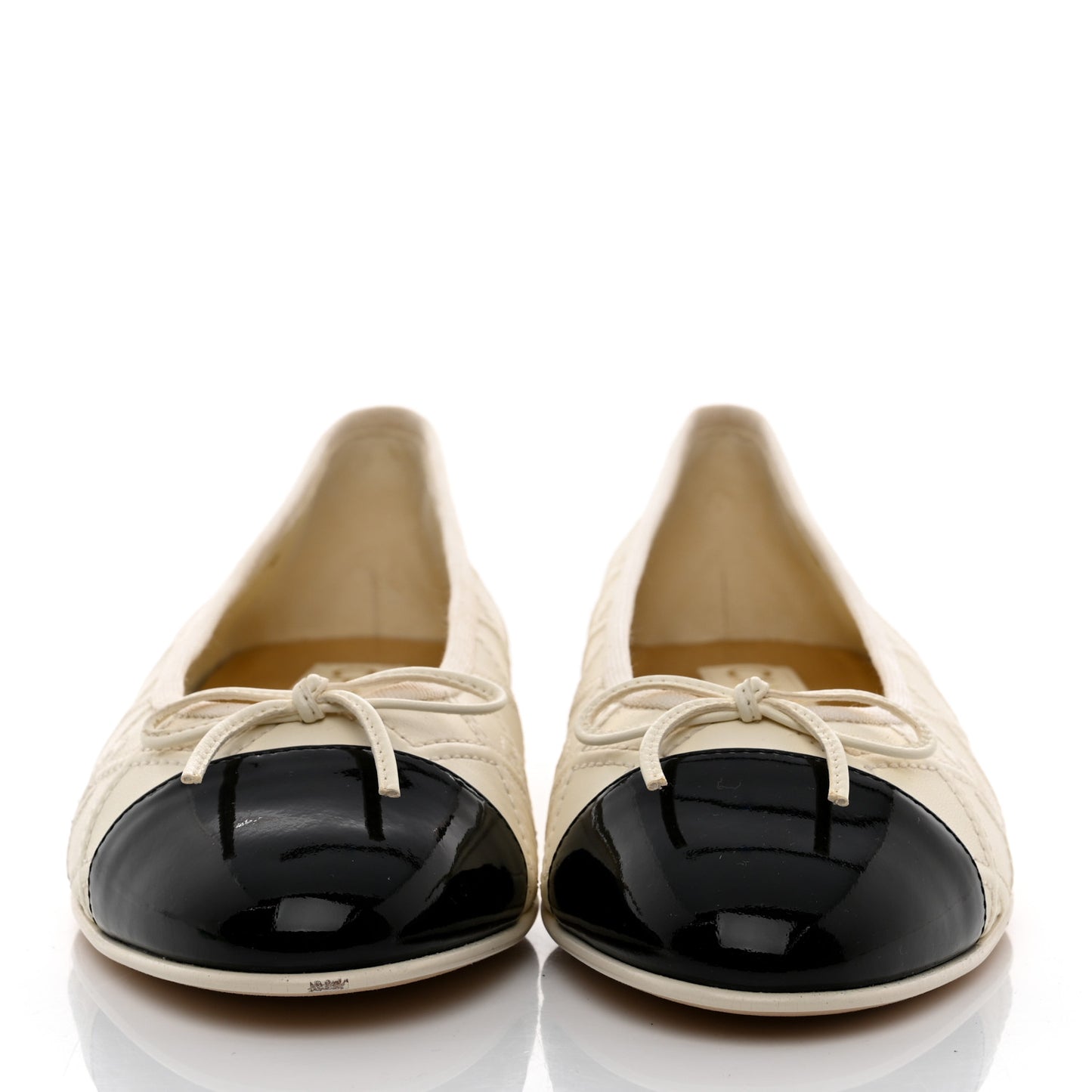 Lambskin Patent Double Stitched CC Cap Toe Ballerina Flats 39 Ivory Black