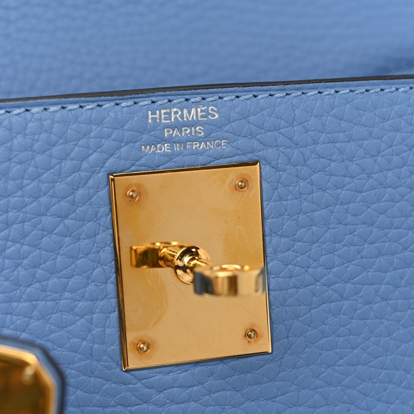 Taurillon Clemence Kelly Retourne 28 Bleu Paradise