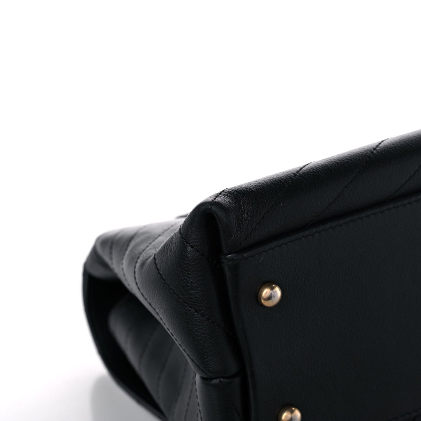 Grained Calfskin Chevron Stitched Medium Chic Top Handle Flap Black