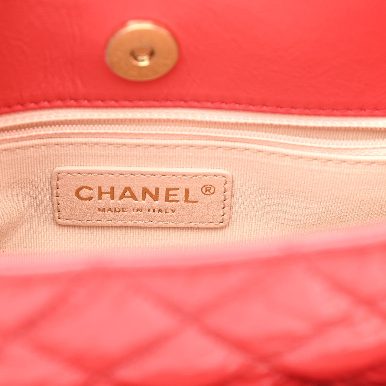 Chanel Shiny Crumpled Calfskin Quilted Wavy CC Hobo Red 9 of 9