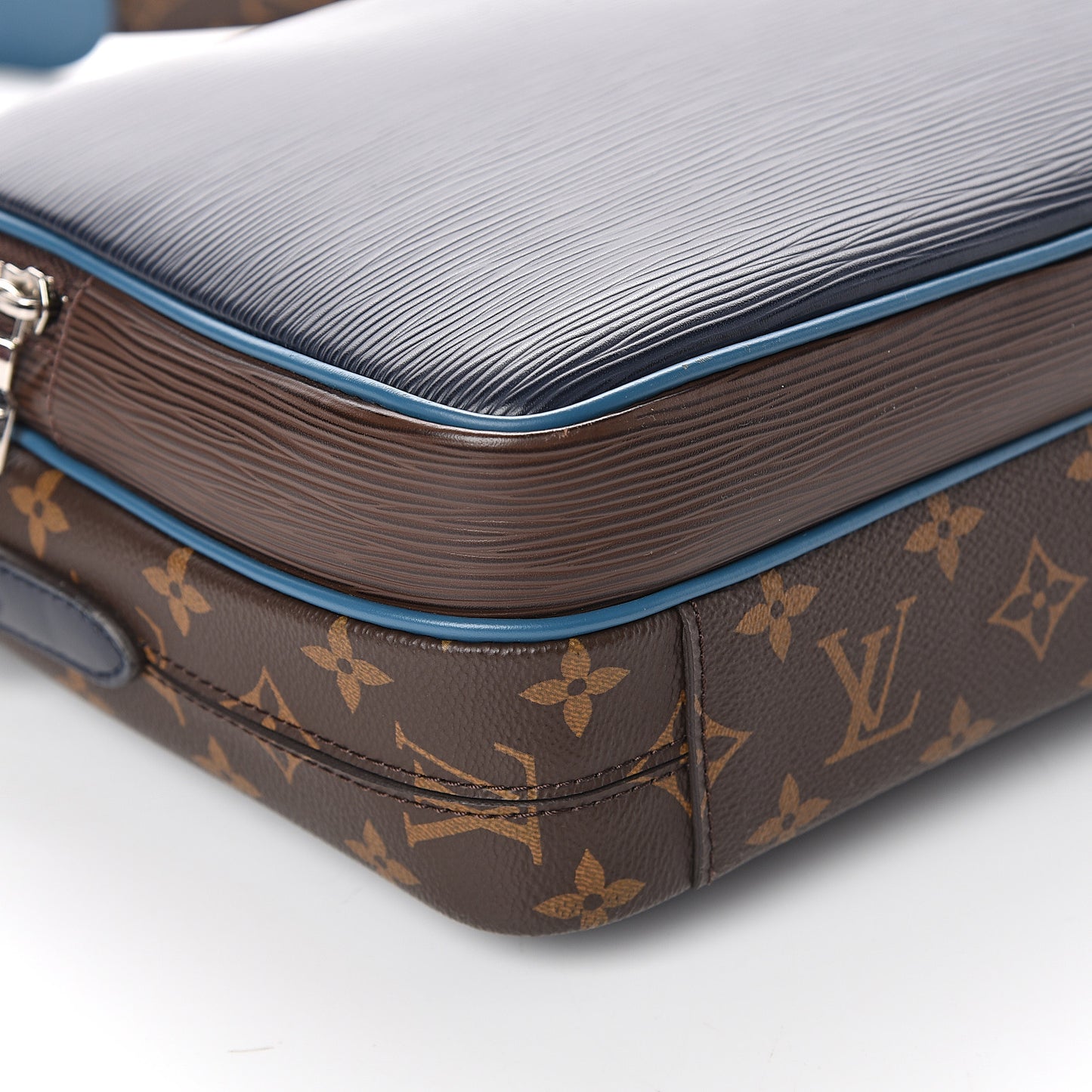 Epi Monogram Nil Slim
