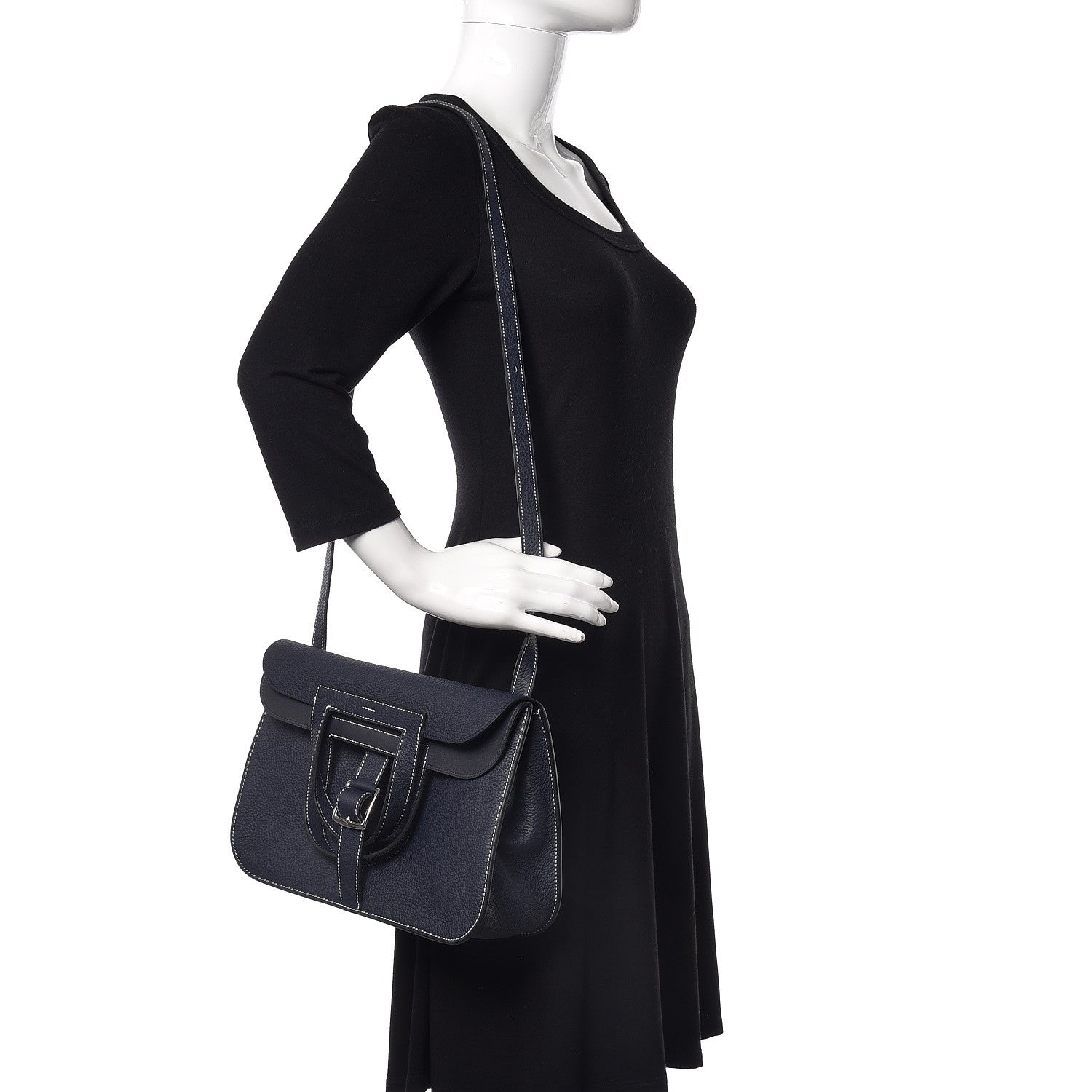 Hermes Taurillon Clemence Halzan 31 GM Bleu Nuit 2 of 16