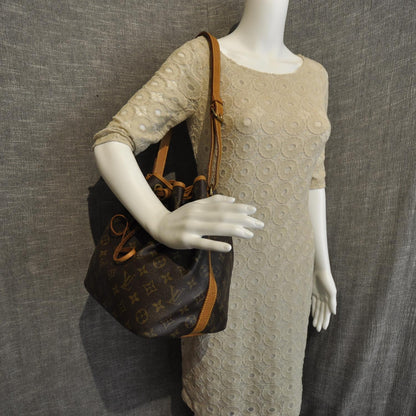 Louis Vuitton Monogram Petit Noe 2 of 10
