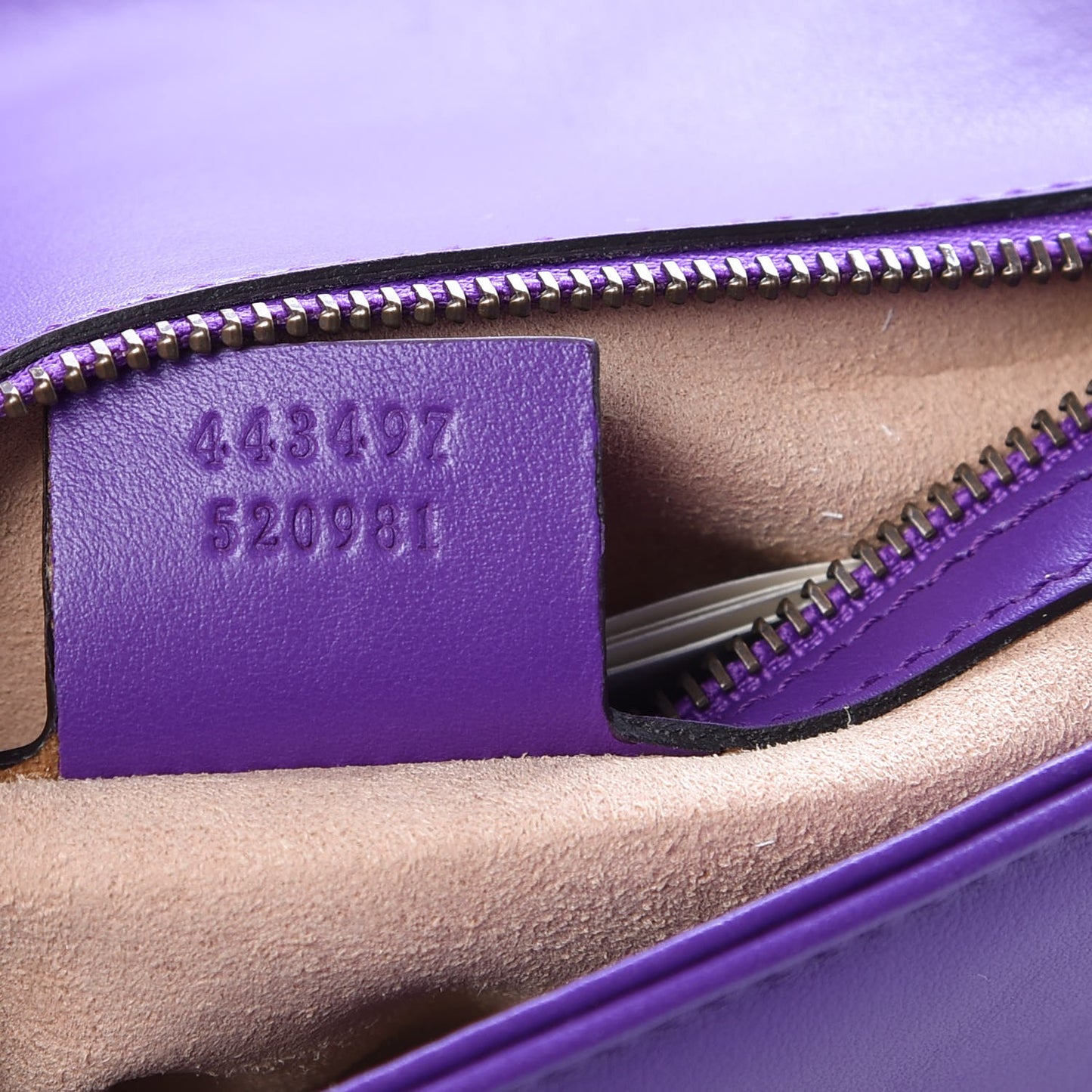Calfskin Matelasse Small GG Marmont Shoulder Bag Shine Purple