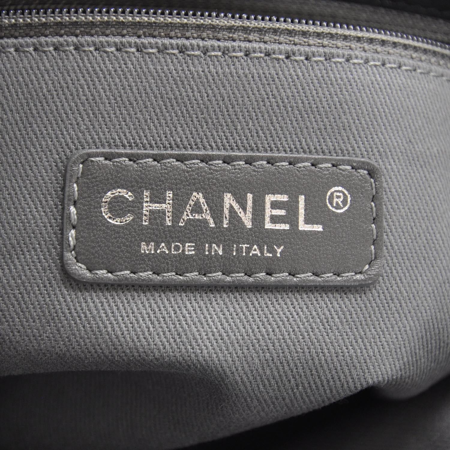 Chanel Iridescent Calfskin Glint Messenger Flap Black 7 of 9