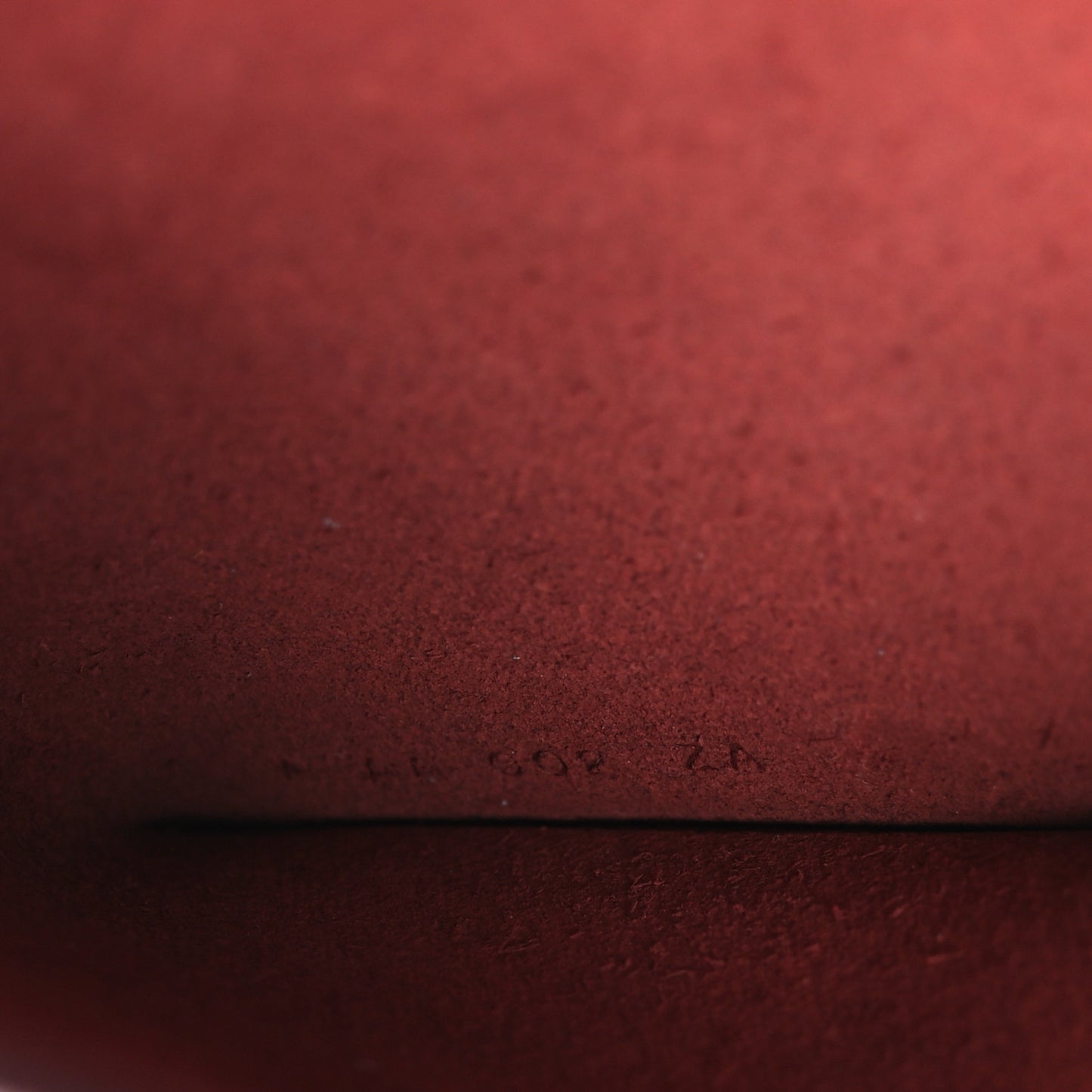 Epsom Tarmac PM Passport Holder Rouge Grenat