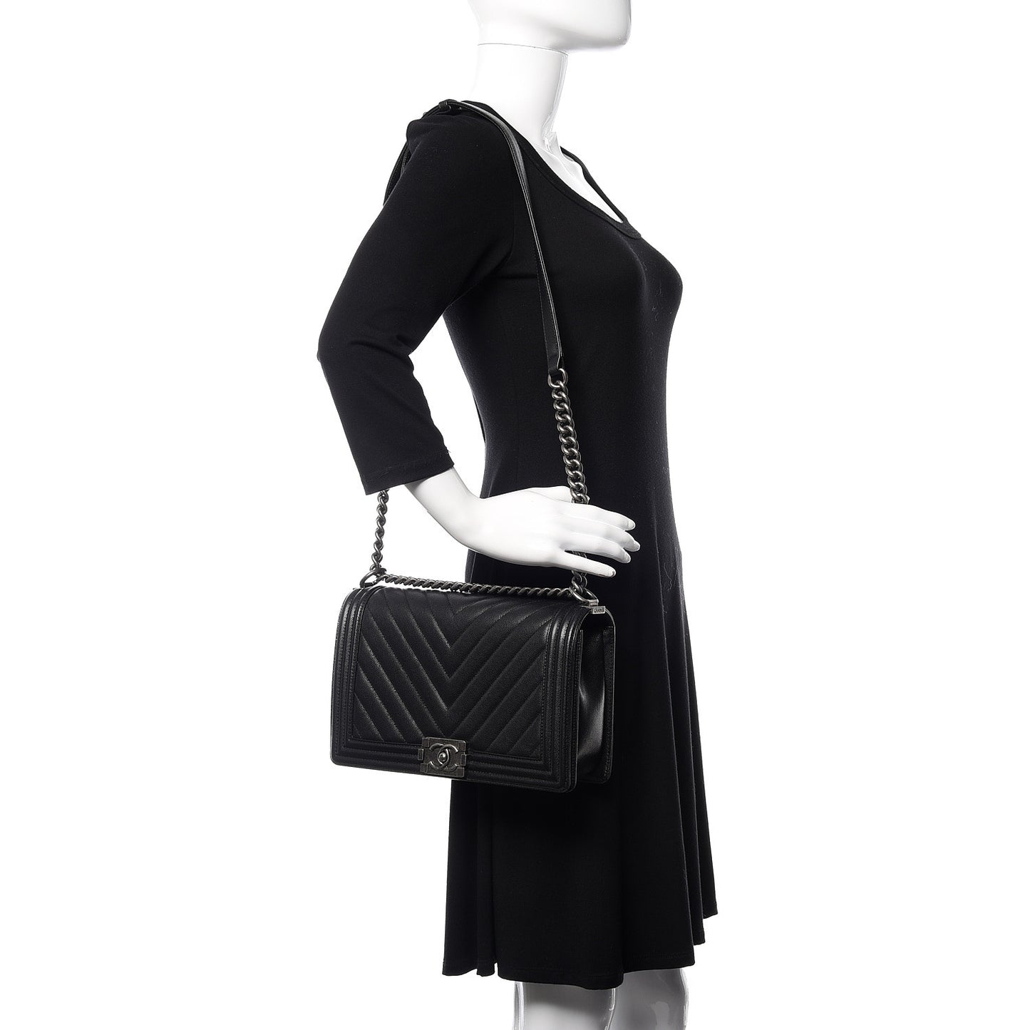 Caviar Chevron Quilted New Medium Boy Flap Black