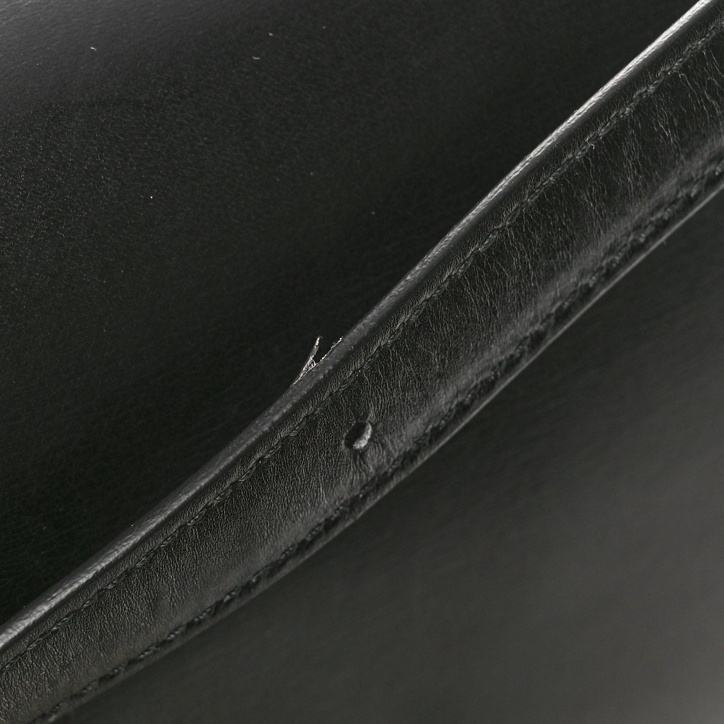 Box Calfskin Medium Classic Box Flap Black