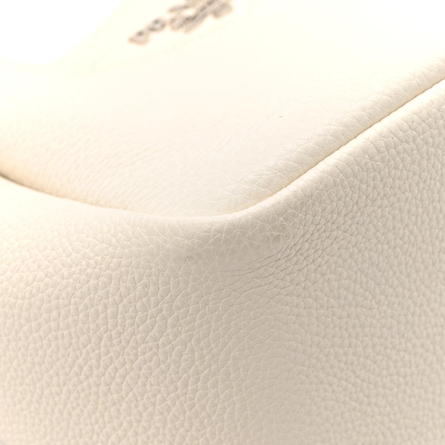 Vitello Daino Soft Medium Dynamique Tote White Black