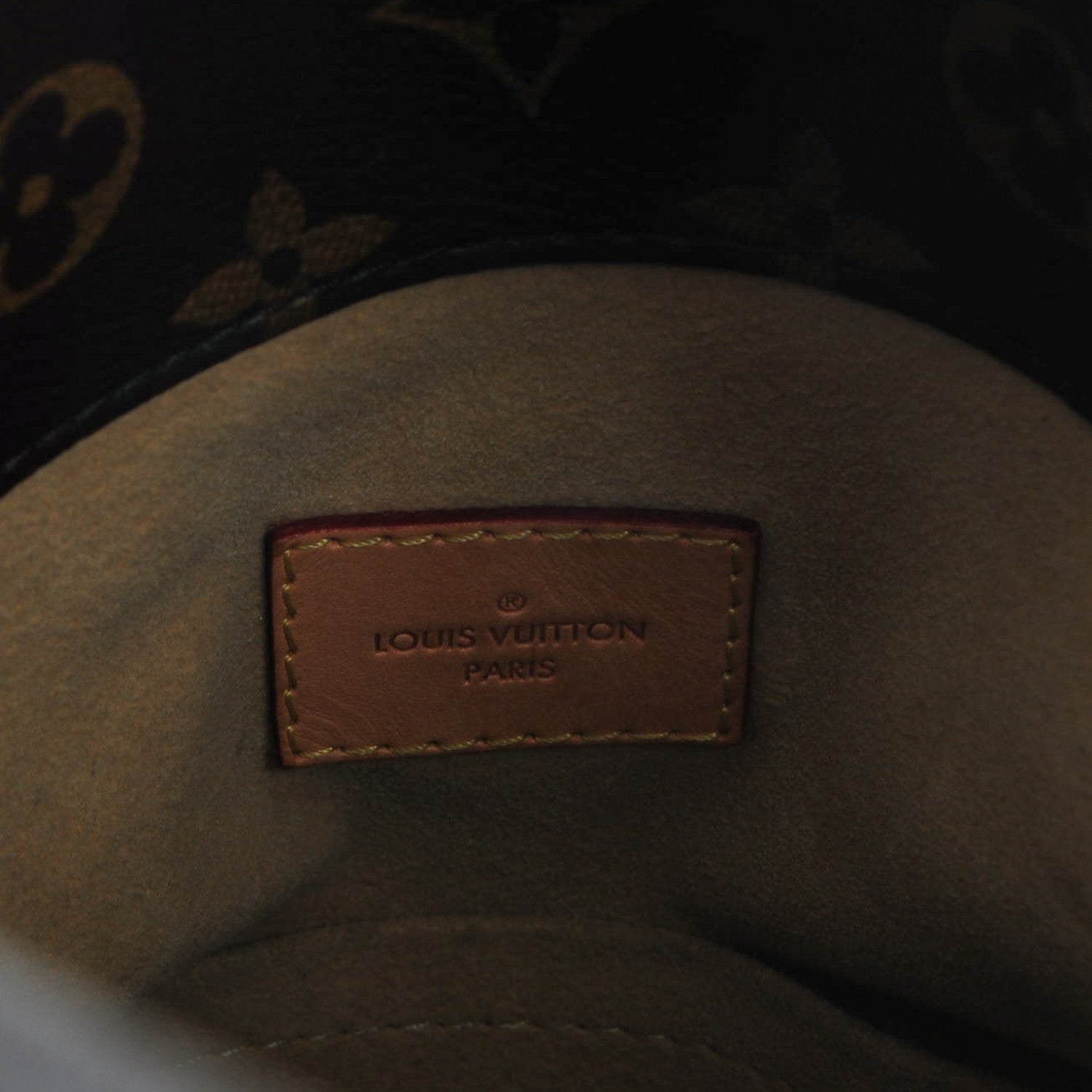 Louis Vuitton Monogram Artsy MM 6 of 9