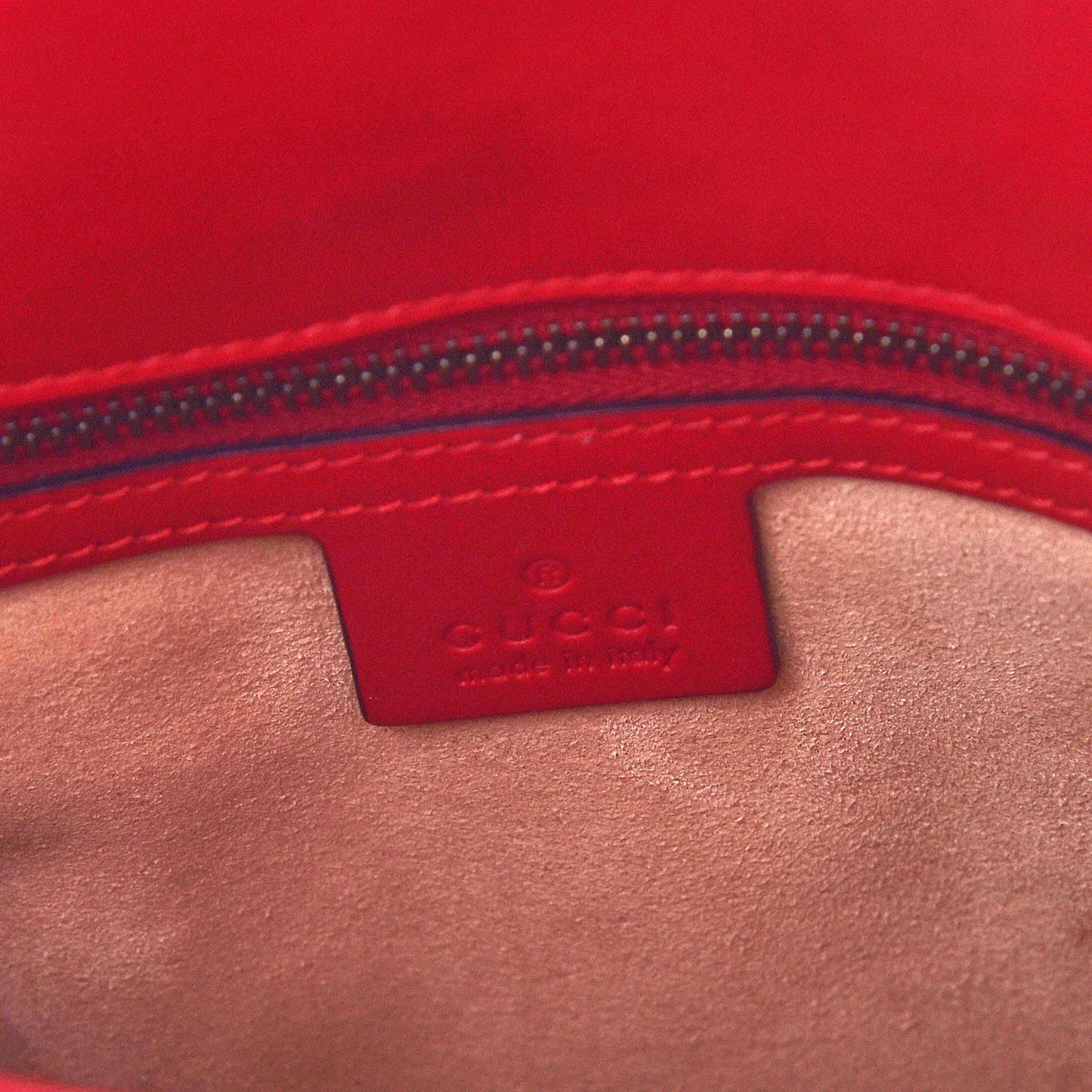 Calfskin Matelasse Large GG Marmont Shoulder Bag Hibiscus Red