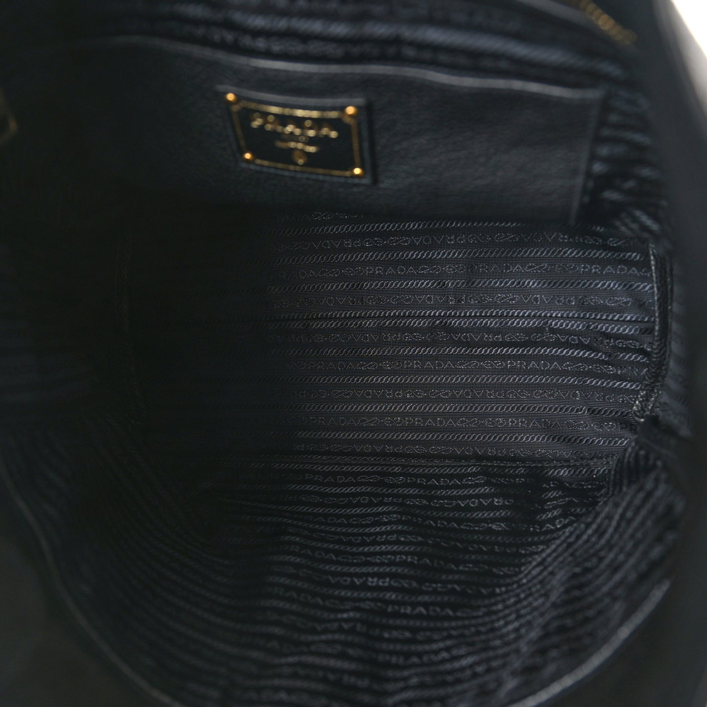 Vitello Daino Shopping Tote Black