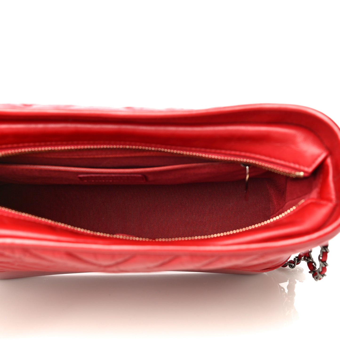 Aged Calfskin Chevron Quilted Medium Gabrielle Hobo Red