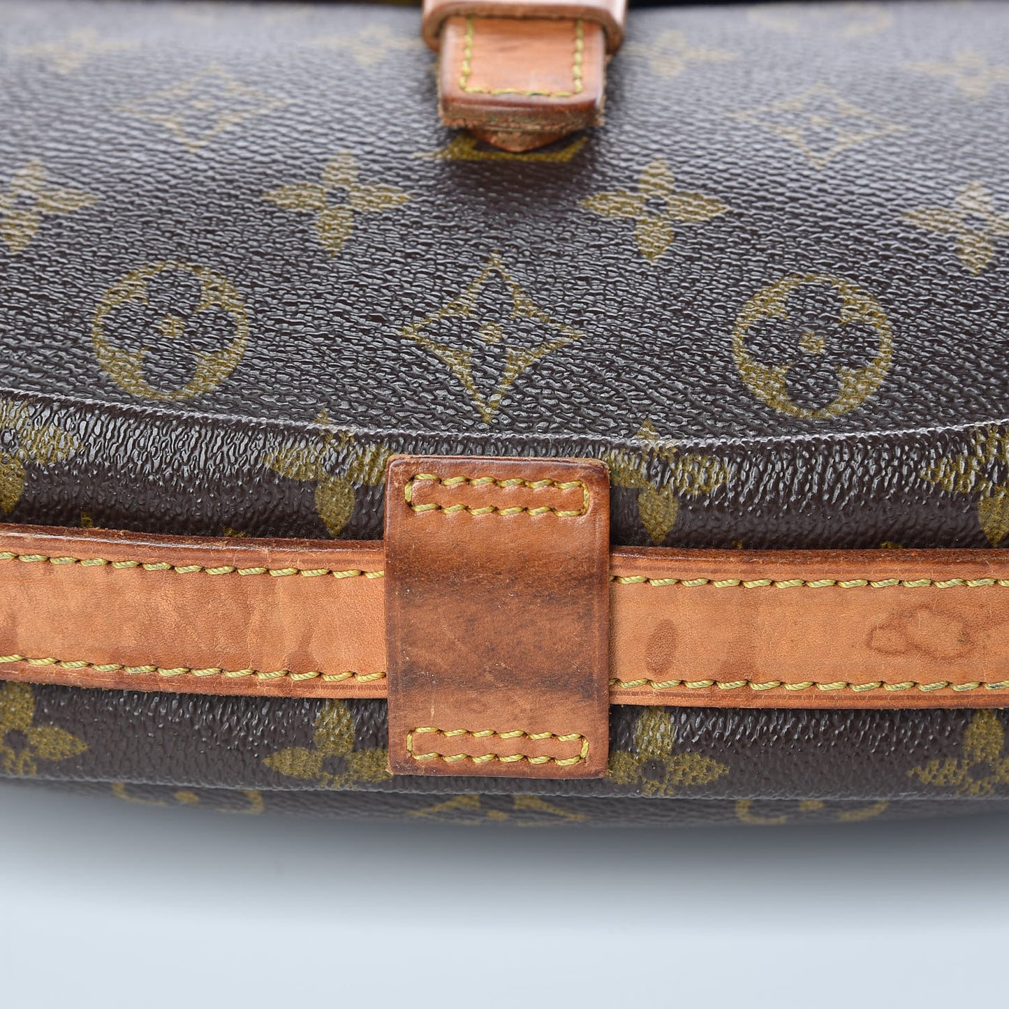 Monogram Jeune Fille