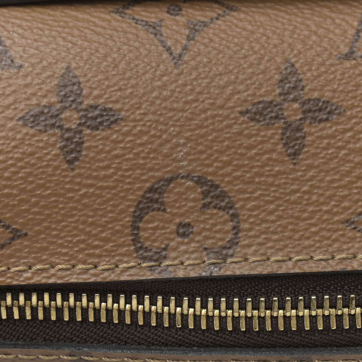 Reverse Monogram Pochette Metis