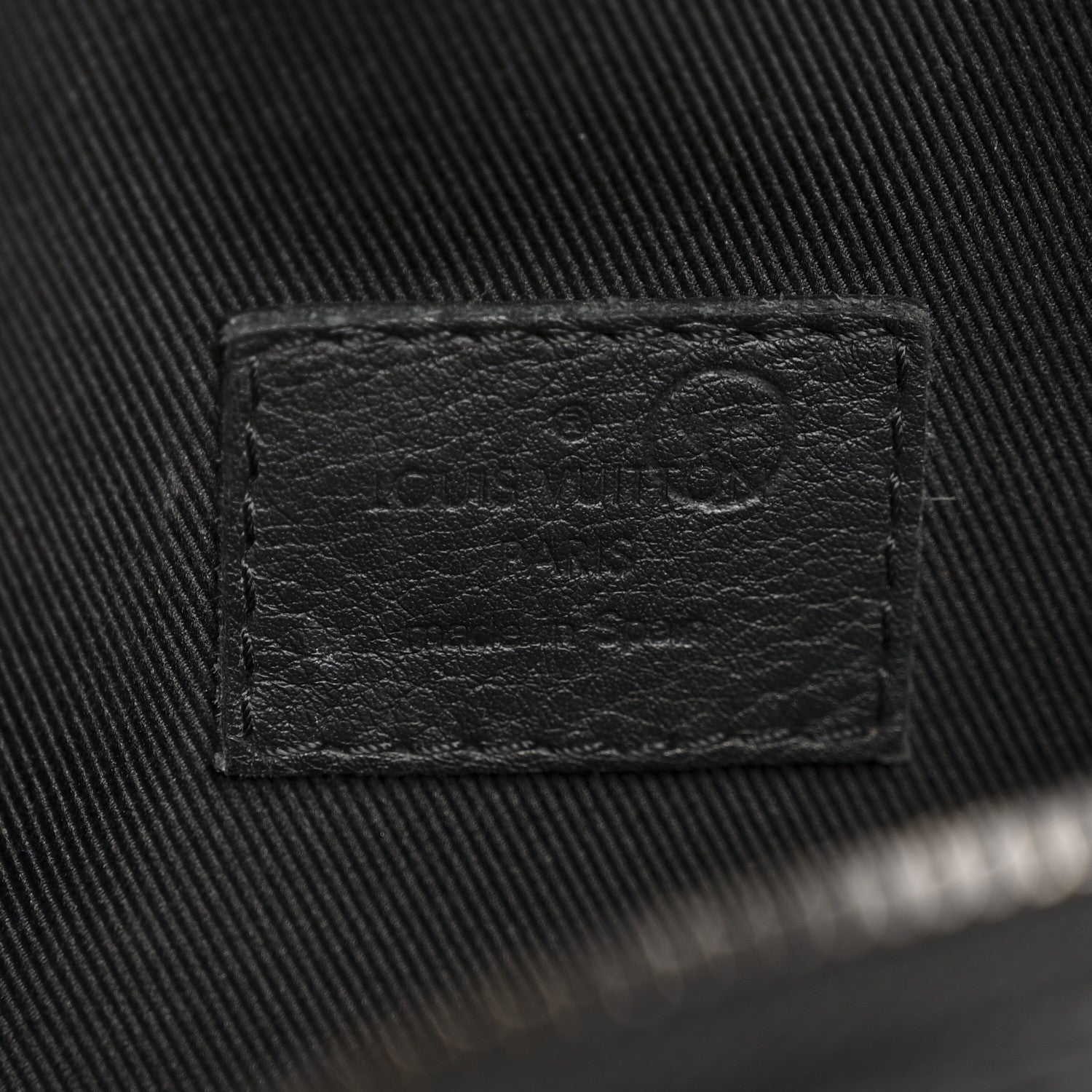 Louis Vuitton Calfskin Monogram Shadow Discovery Bumbag Black 6 of 11