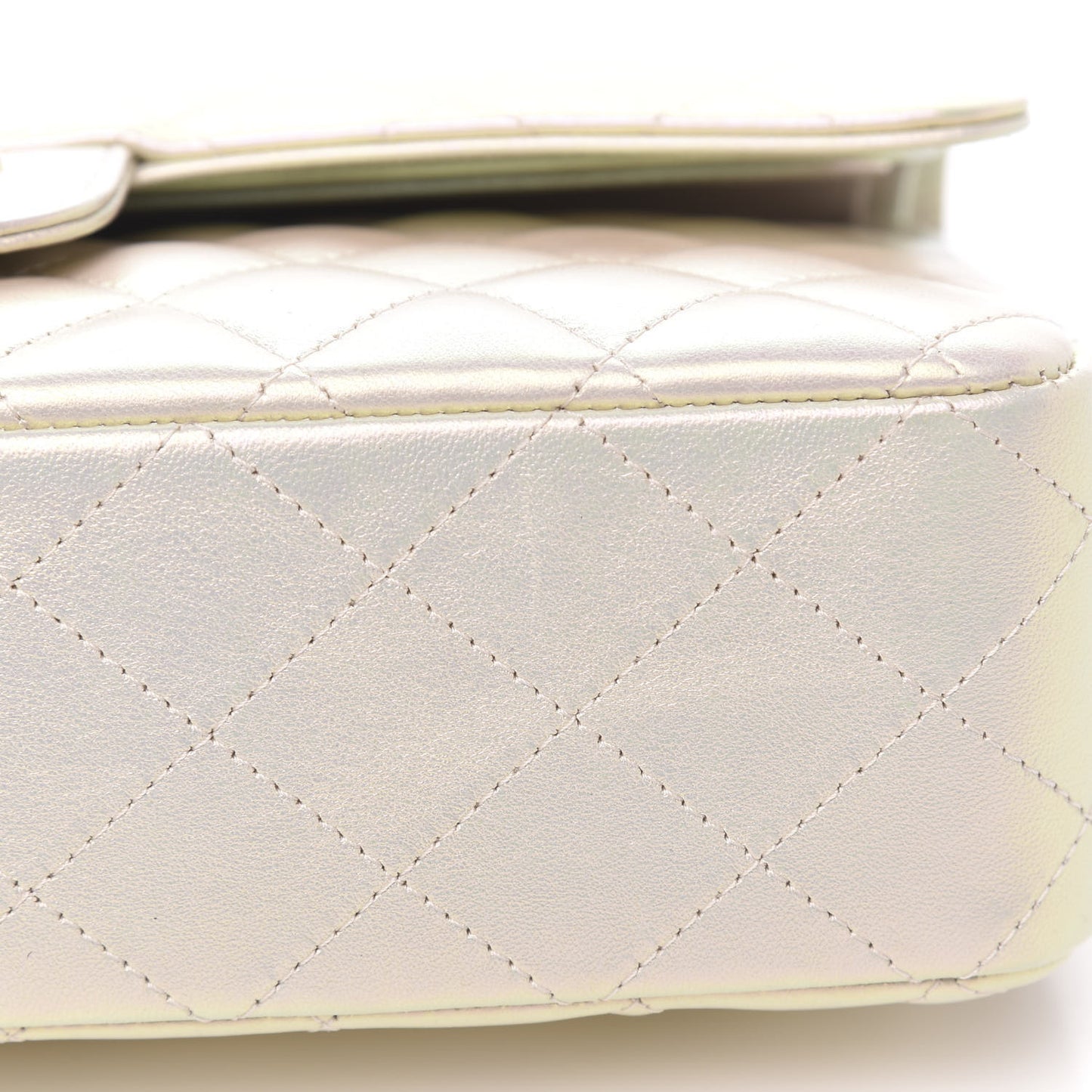 Iridescent Lambskin Quilted Medium Double Flap Ivory