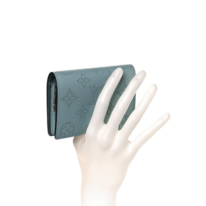 Louis Vuitton Mahina Clea Wallet Vert Lagon 2 of 9