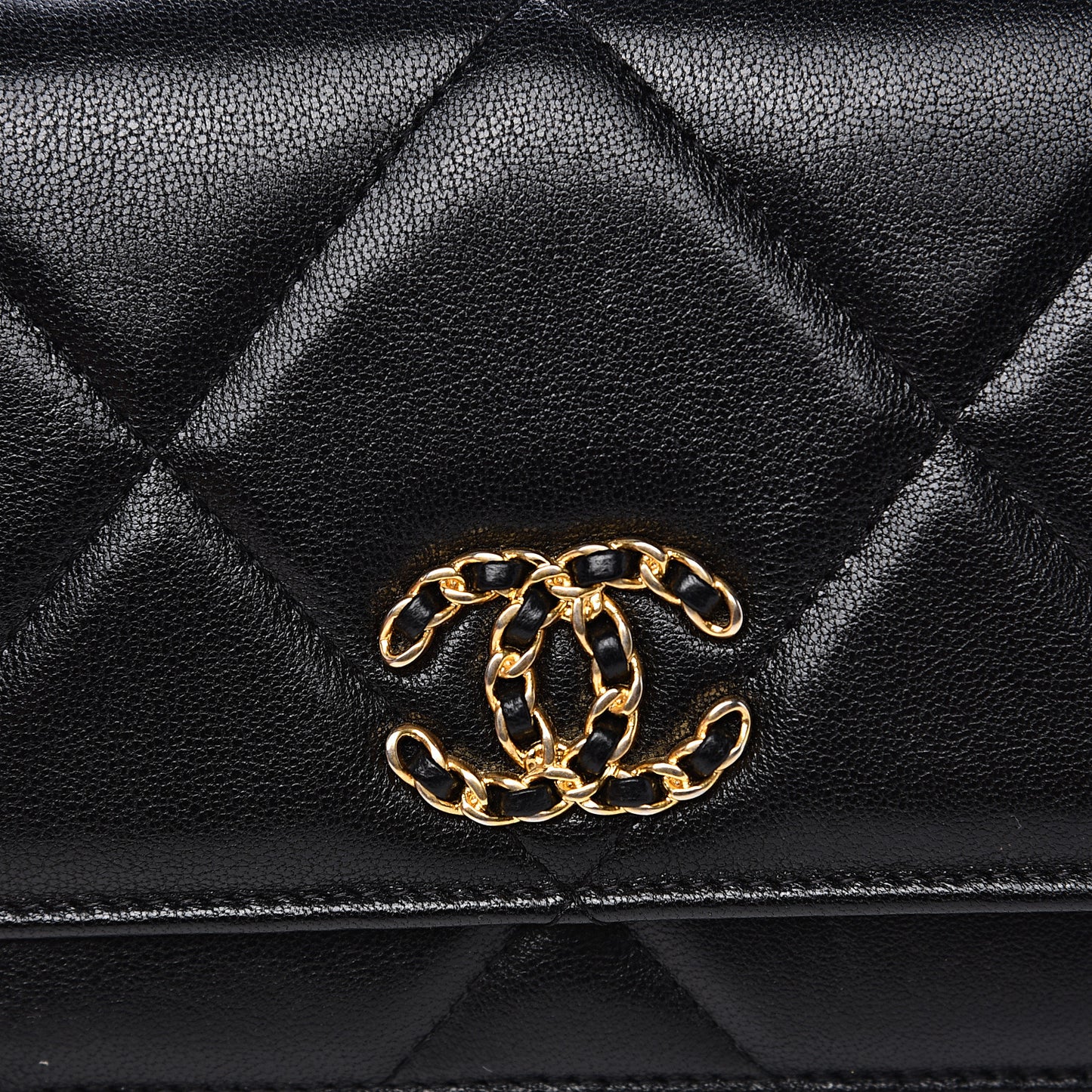 Goatskin Quilted 19 Wallet On Chain WOC Black