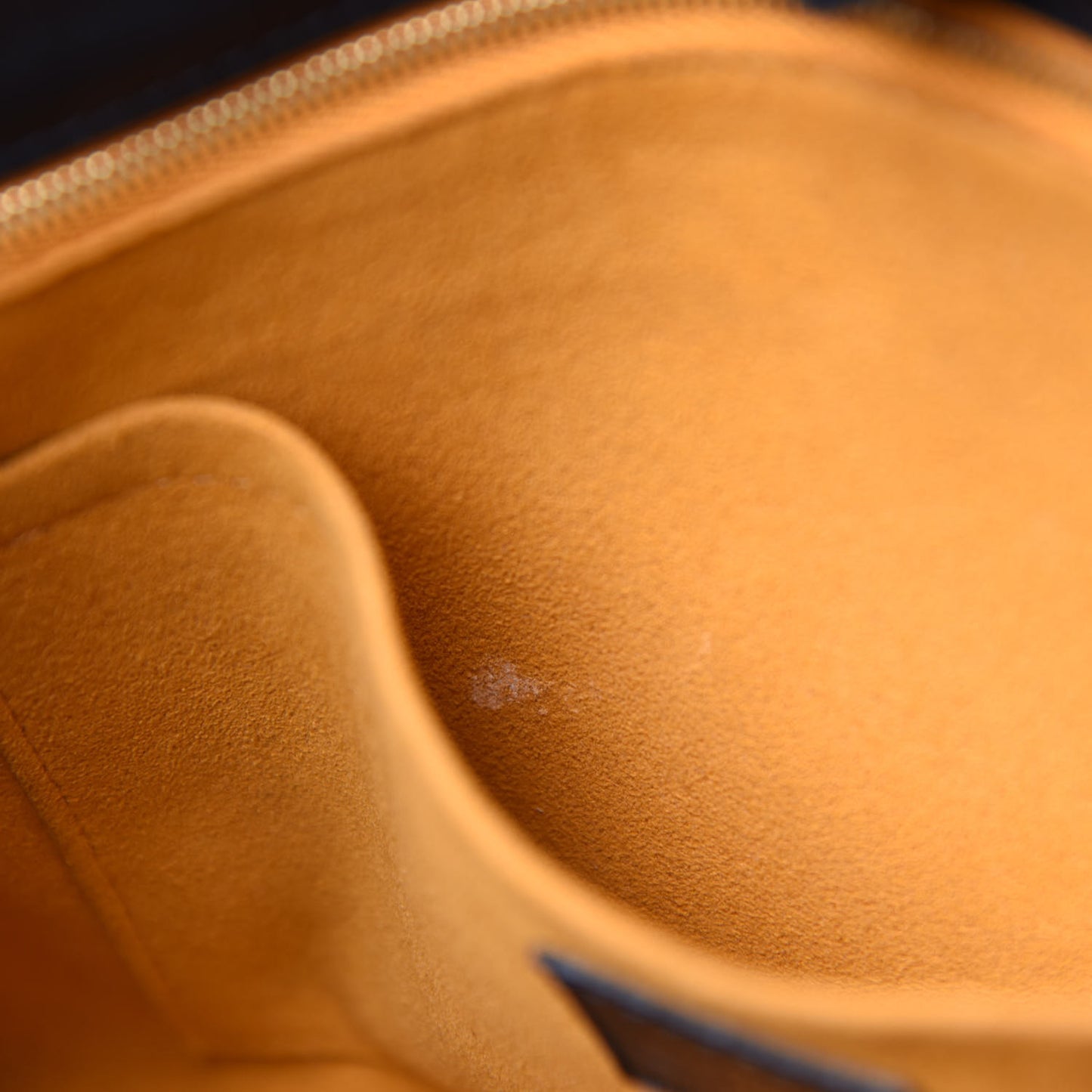 Calfskin Monogram Tufting On My Side Black