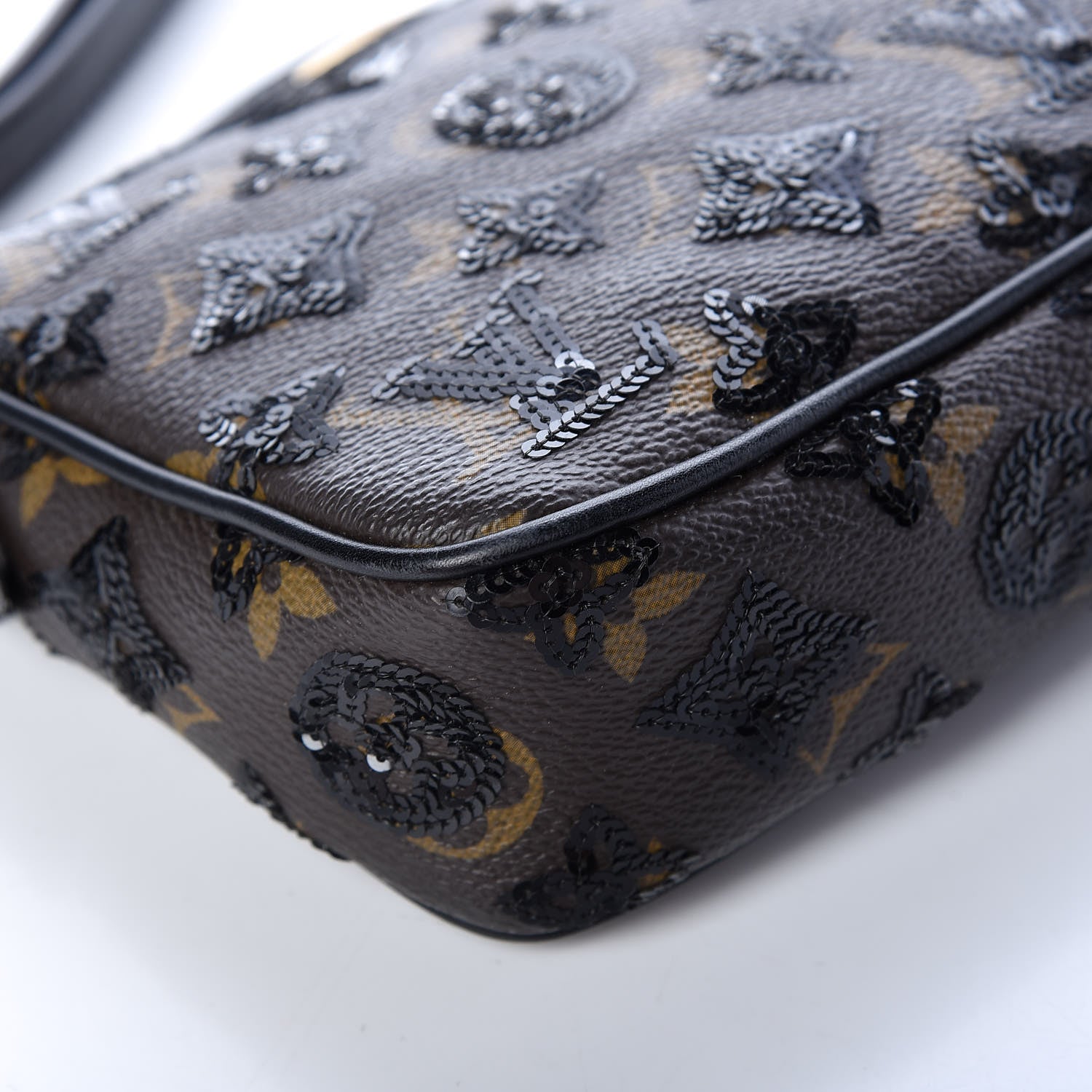 Louis Vuitton Monogram Sequins Eclipse Pochette Noir 5 of 13