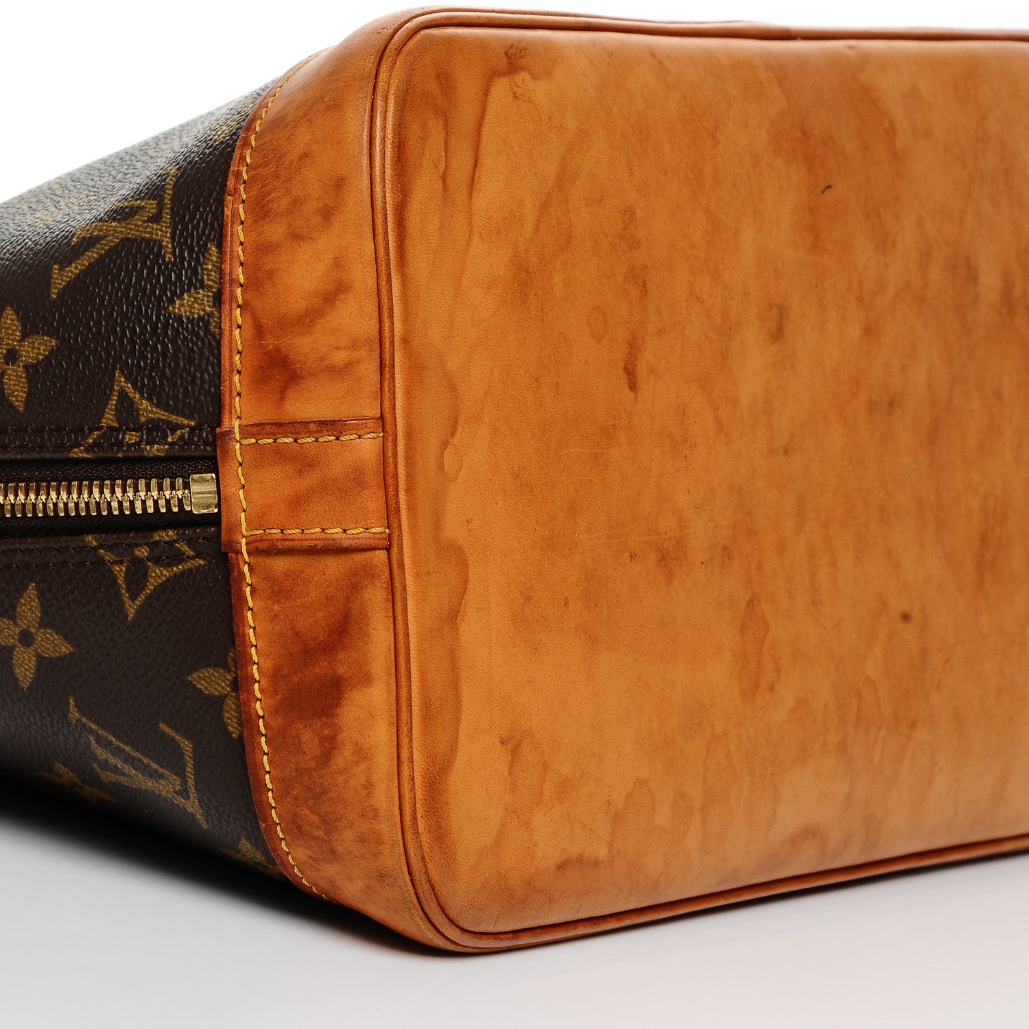 Louis Vuitton Monogram Alma PM 7 of 8