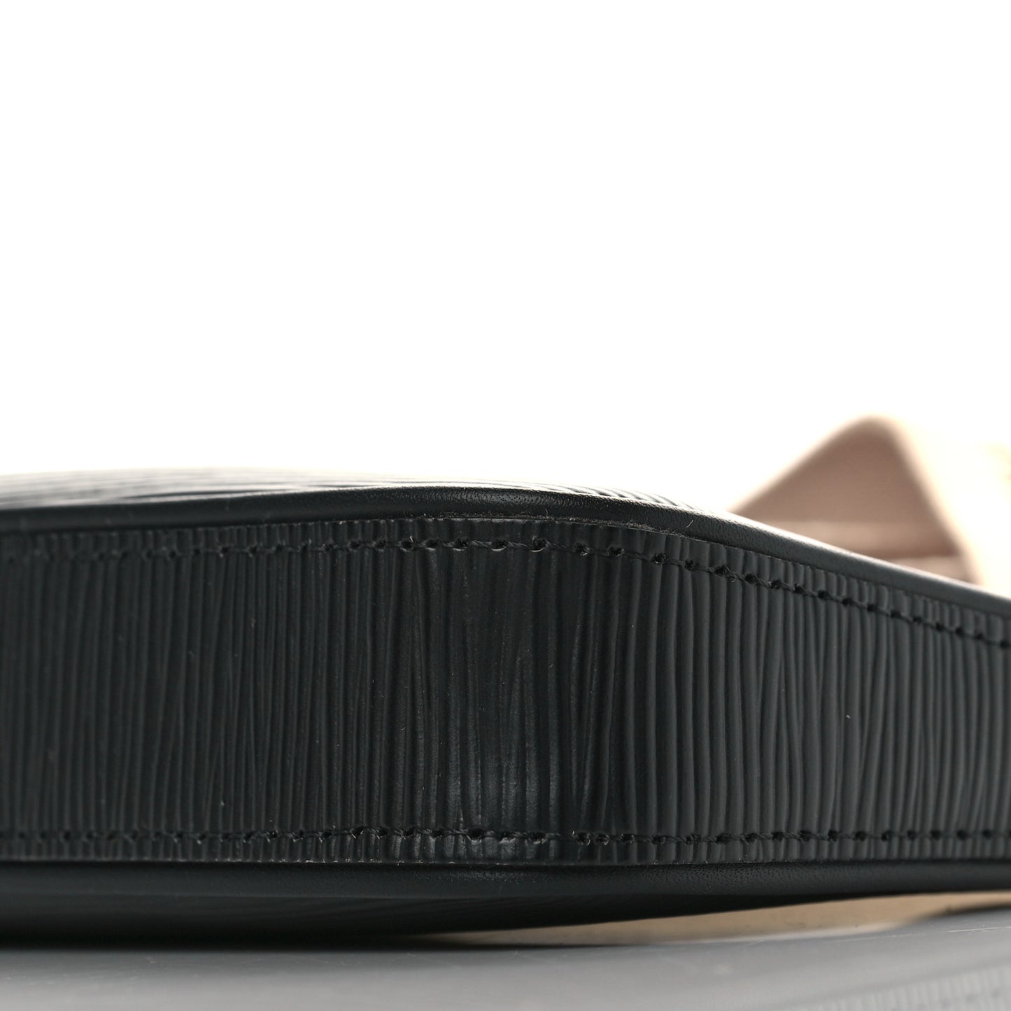 Epi Logo Easy Pouch On Strap Black