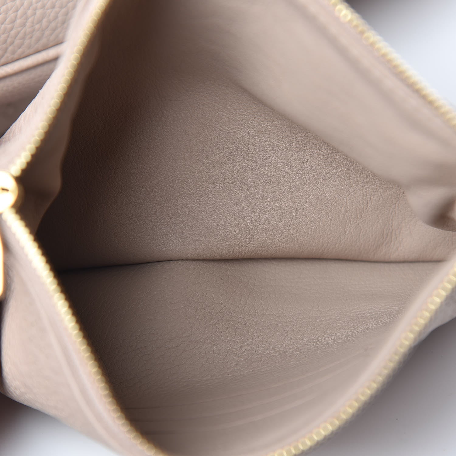 Louis Vuitton Mahina Selene MM Sandy 9 of 12