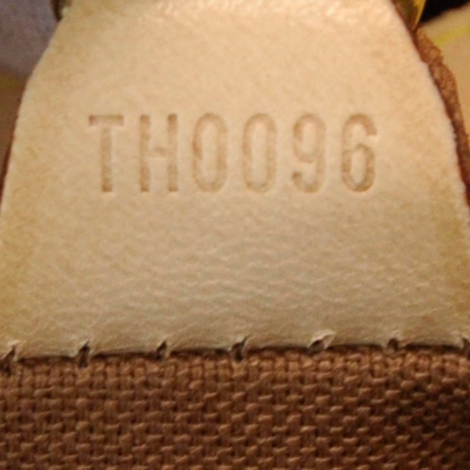 Louis Vuitton Monogram Ellipse MM 9 of 10