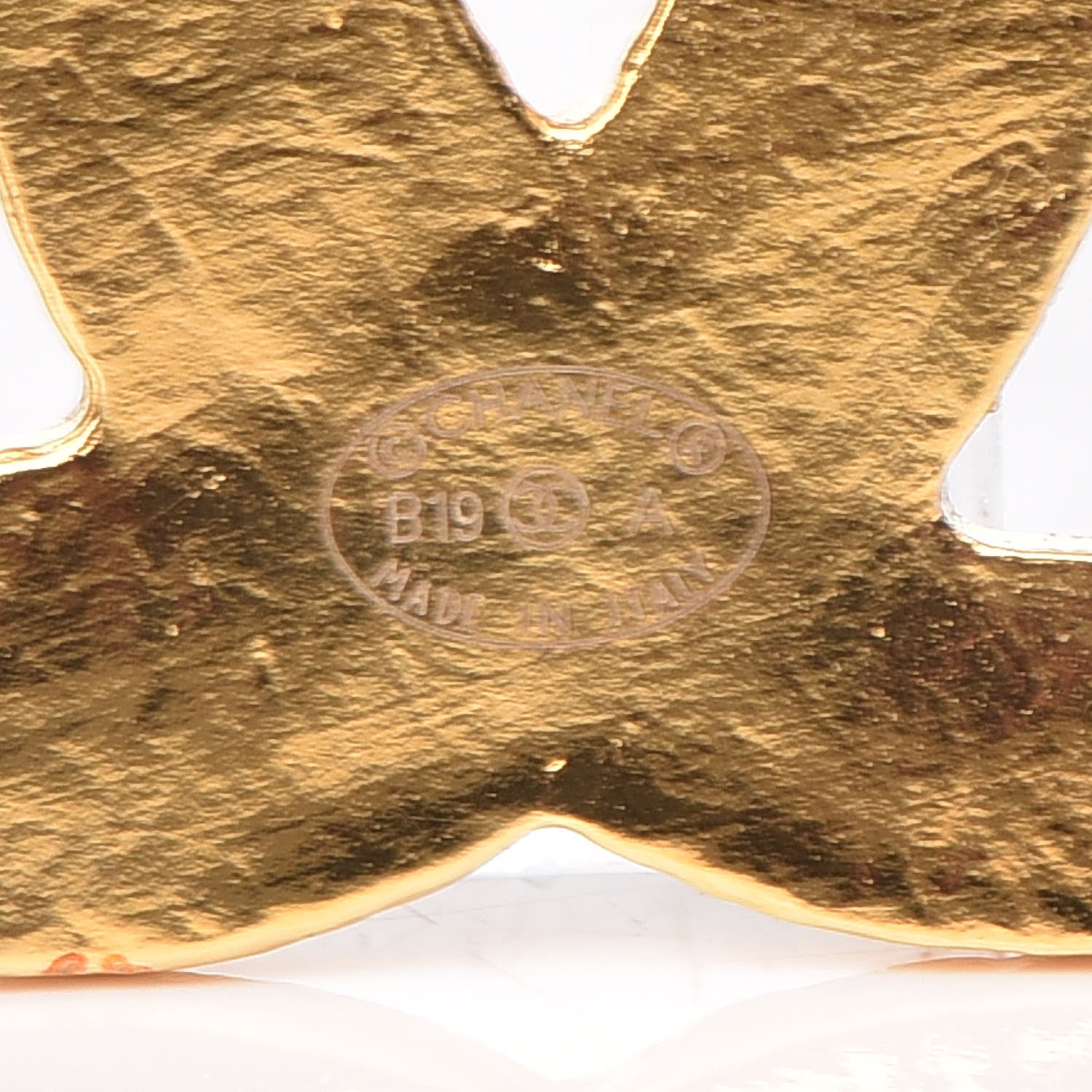 Chanel Gripoix Poured Glass Along The Nile CC Brooch Black Gold 4 of 5