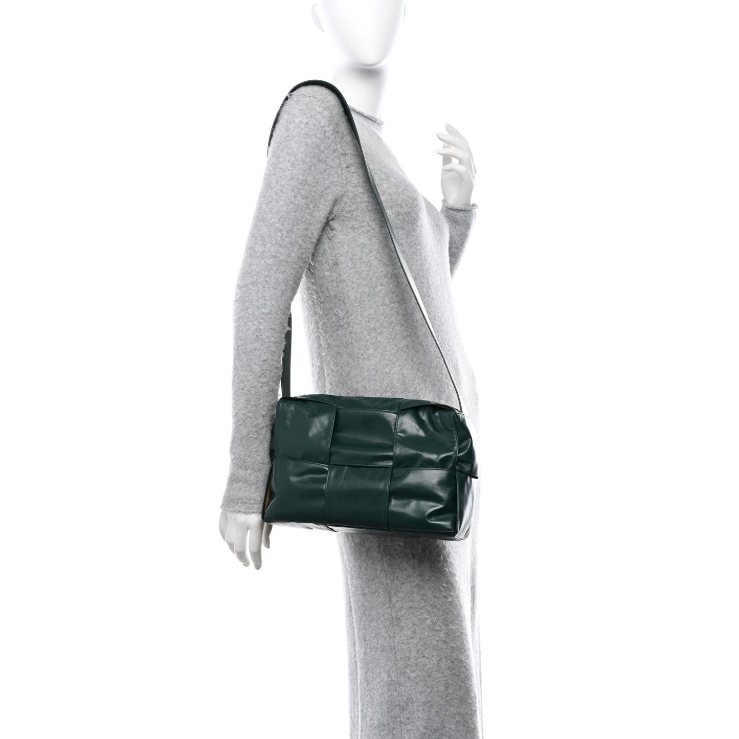 Paper Calfskin Maxi Intreccio Medium Arco Camera Bag Emerald Green