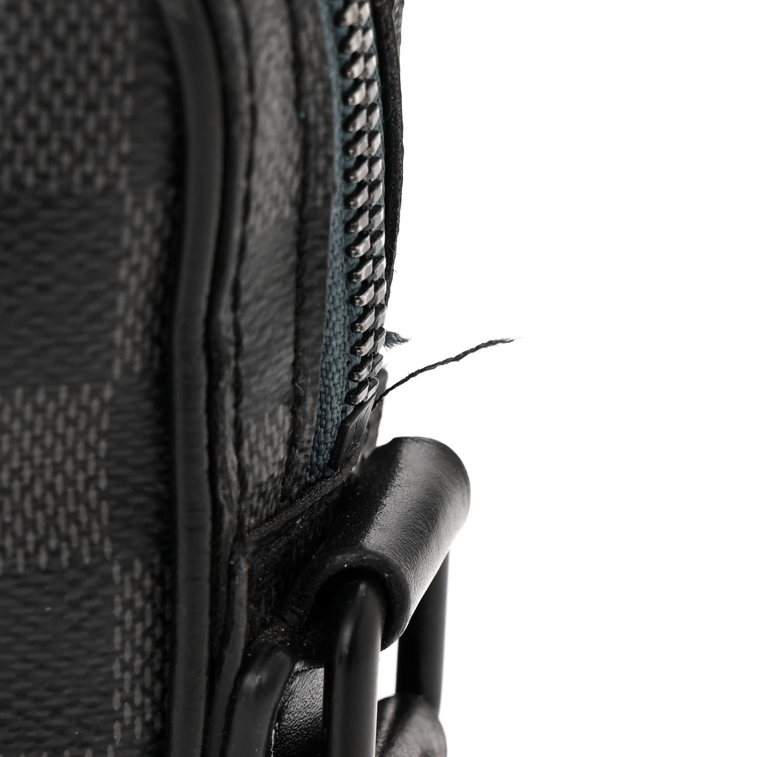Louis Vuitton Damier Graphite Alpha Messenger Bag 20 of 20