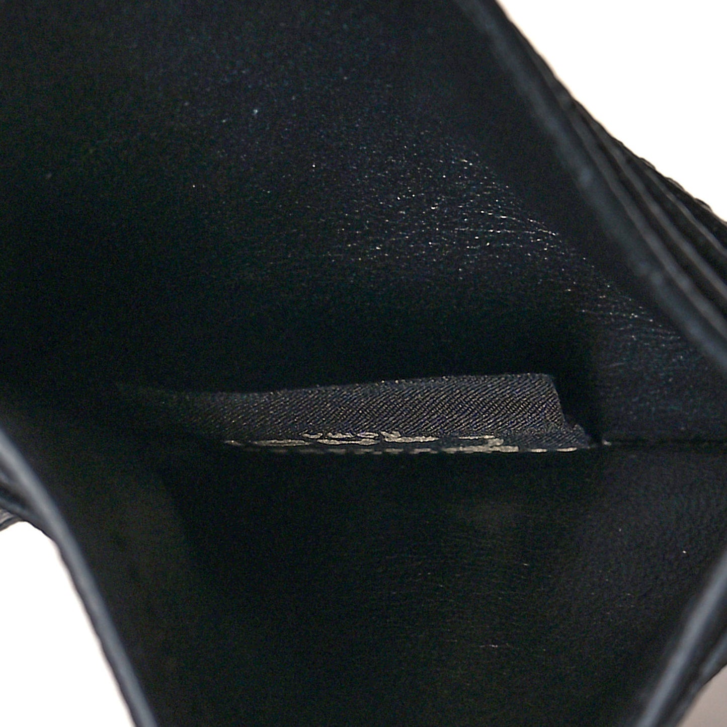 Vitello Cruise F is Fendi Card Holder Black