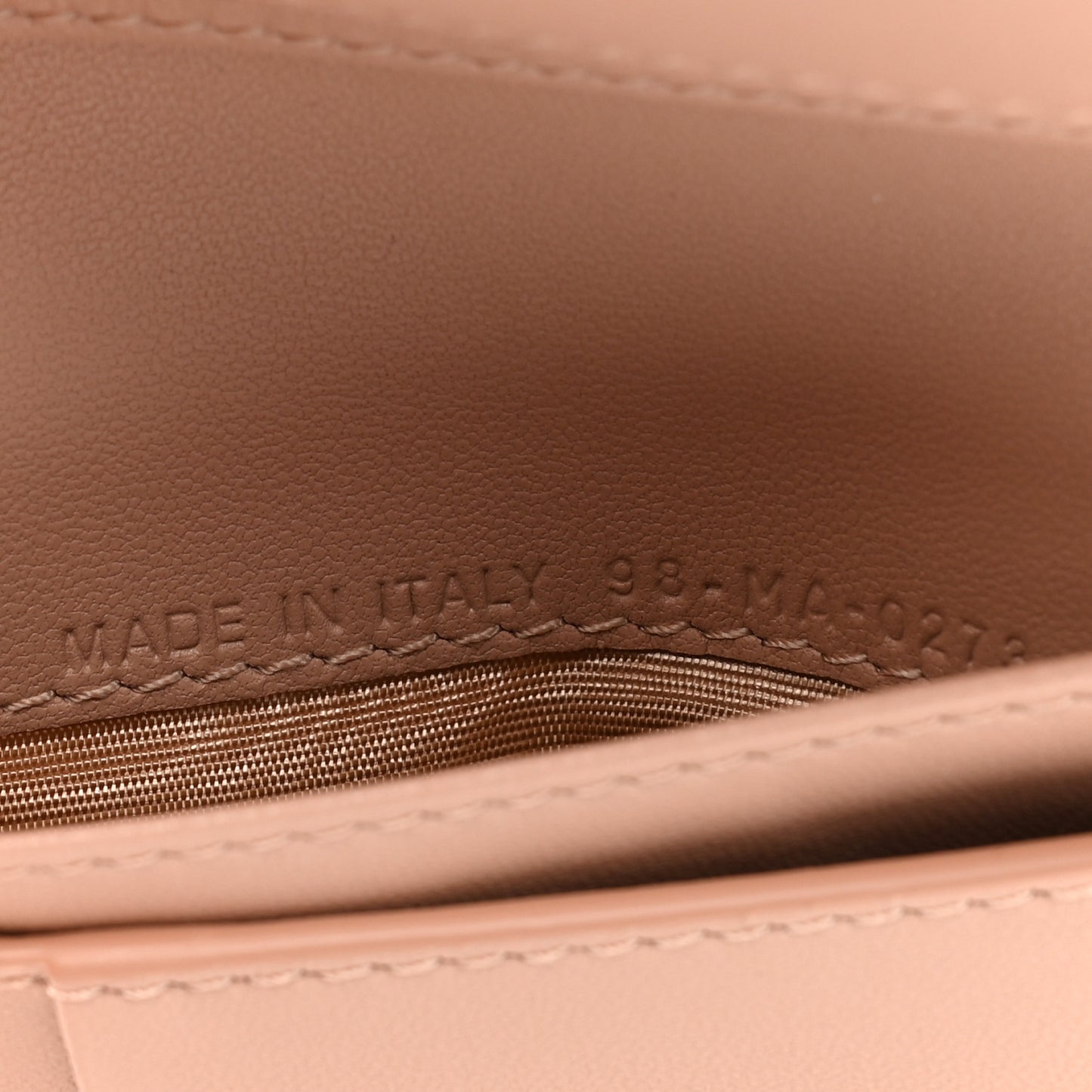 Grained Calfskin Supple Cannage Caro Dahlia Wallet Rose Des Vents