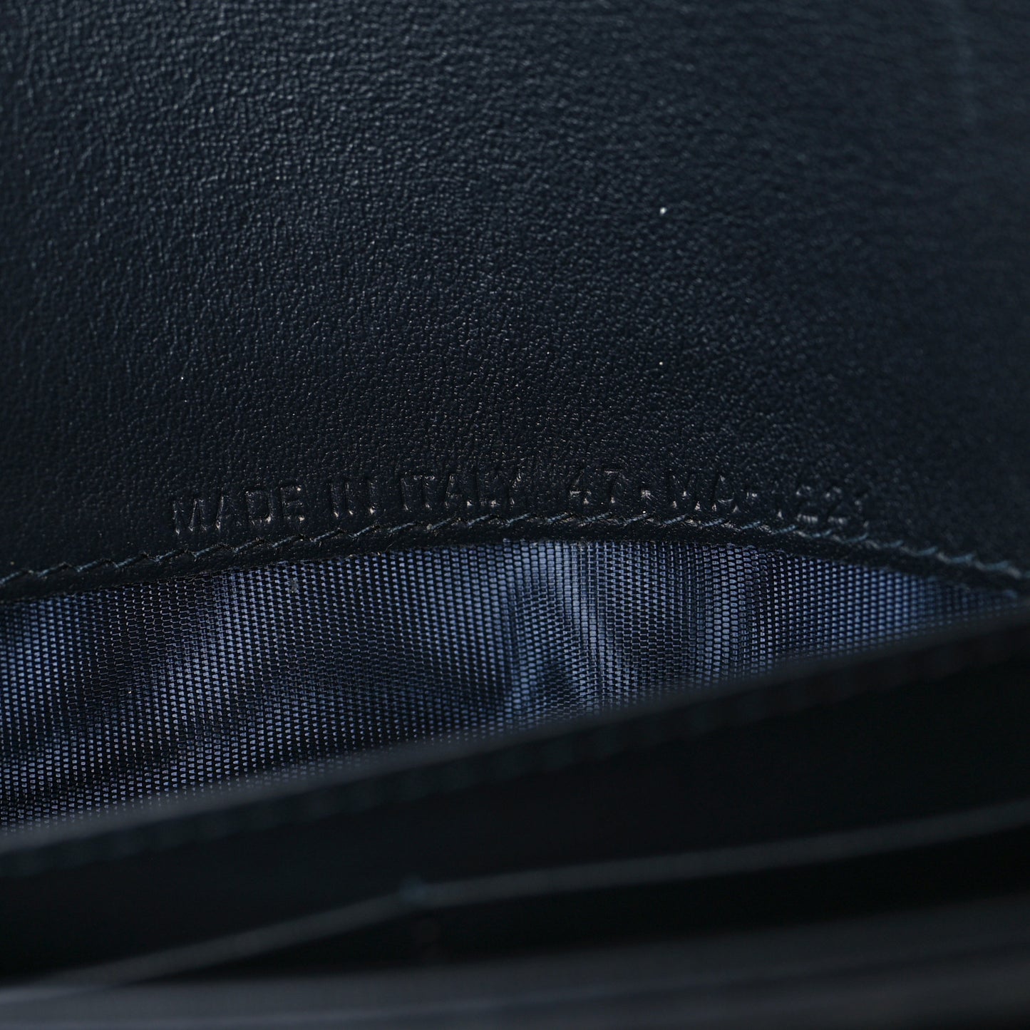 Oblique Saddle Chain Long Wallet Blue