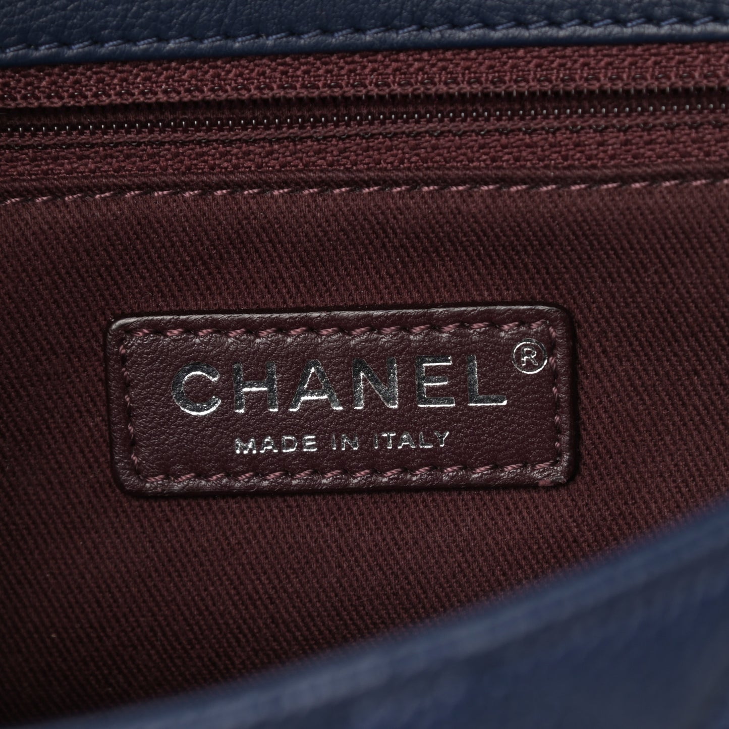 Caviar Iridescent Calfskin Quilted Medium Daily Carry Messenger Navy