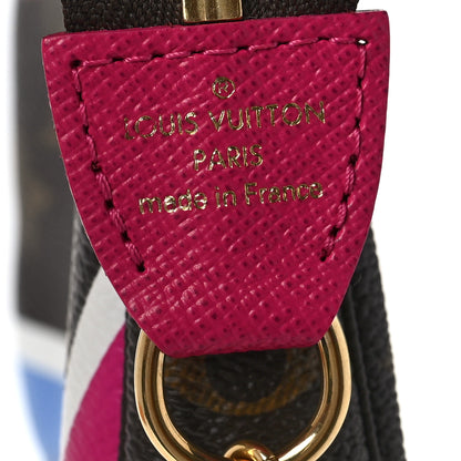 Louis Vuitton Monogram 2018 Christmas Animation Mini Bears Pochette Accessories 6 of 8