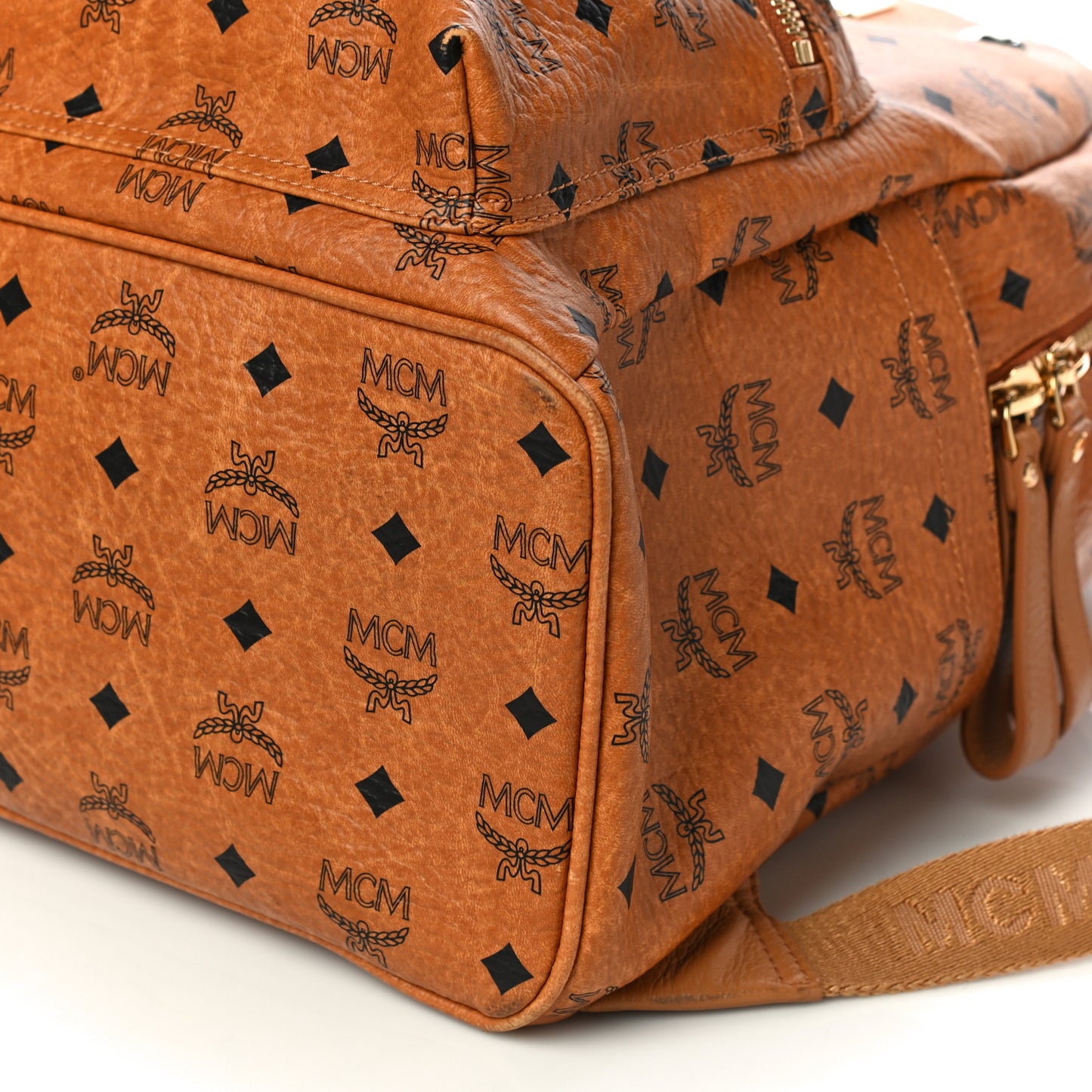 Visetos Medium Sprinkle Stud Stark Backpack Cognac