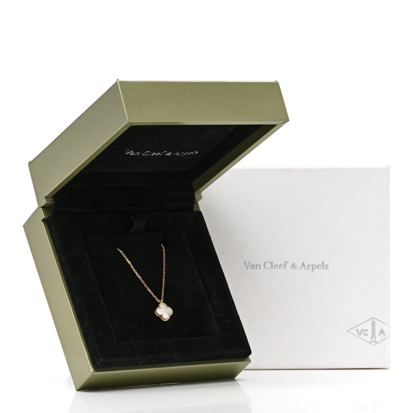18K Yellow Gold Mother of Pearl Sweet Alhambra Pendant Necklace