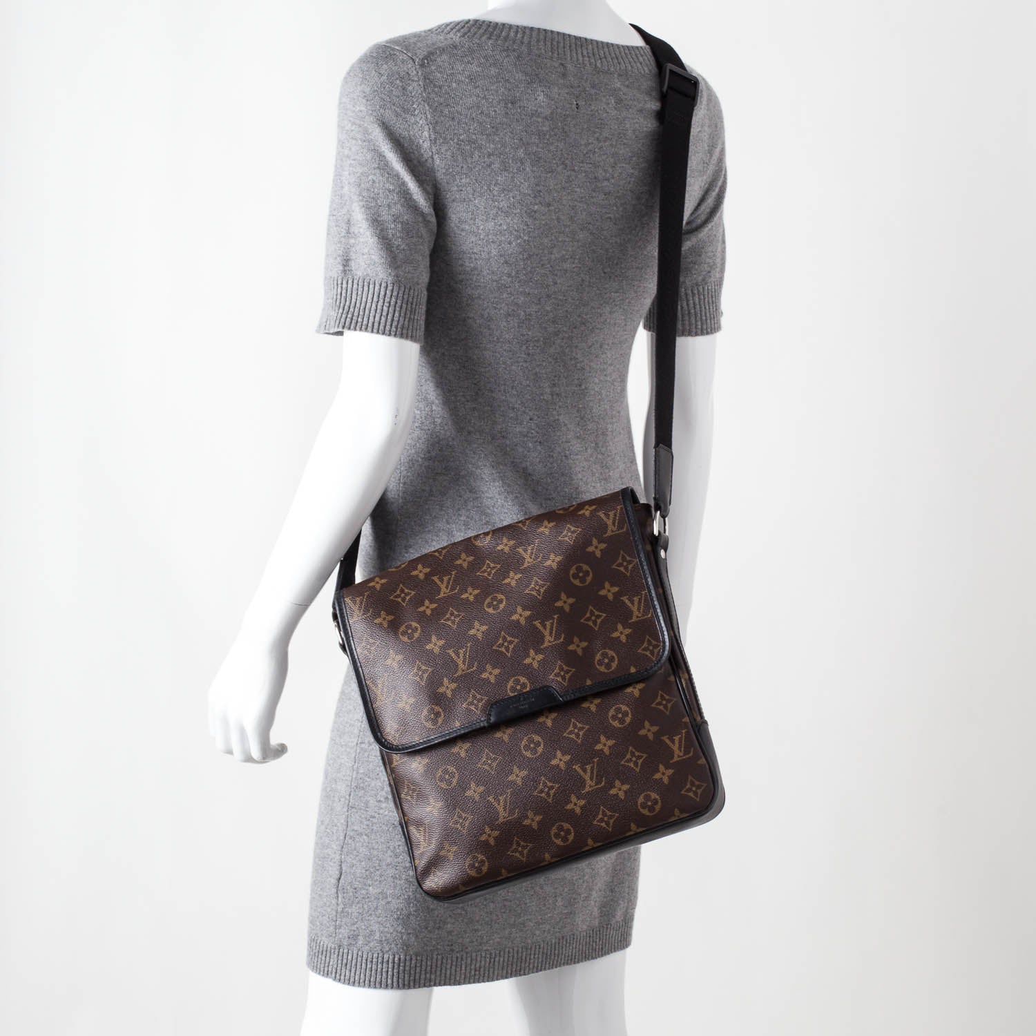 Louis Vuitton Monogram Macassar Bass MM 2 of 10