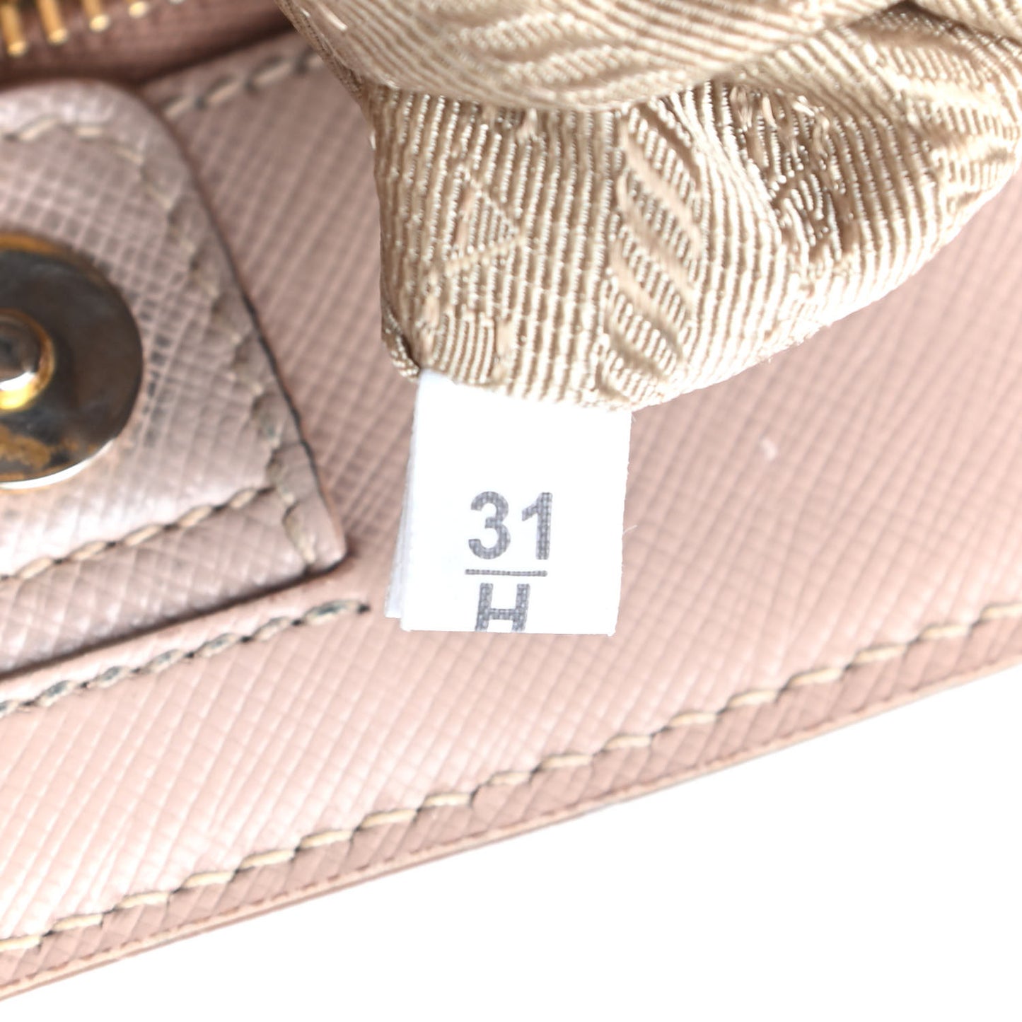 Saffiano Lux Medium Tote Cammeo