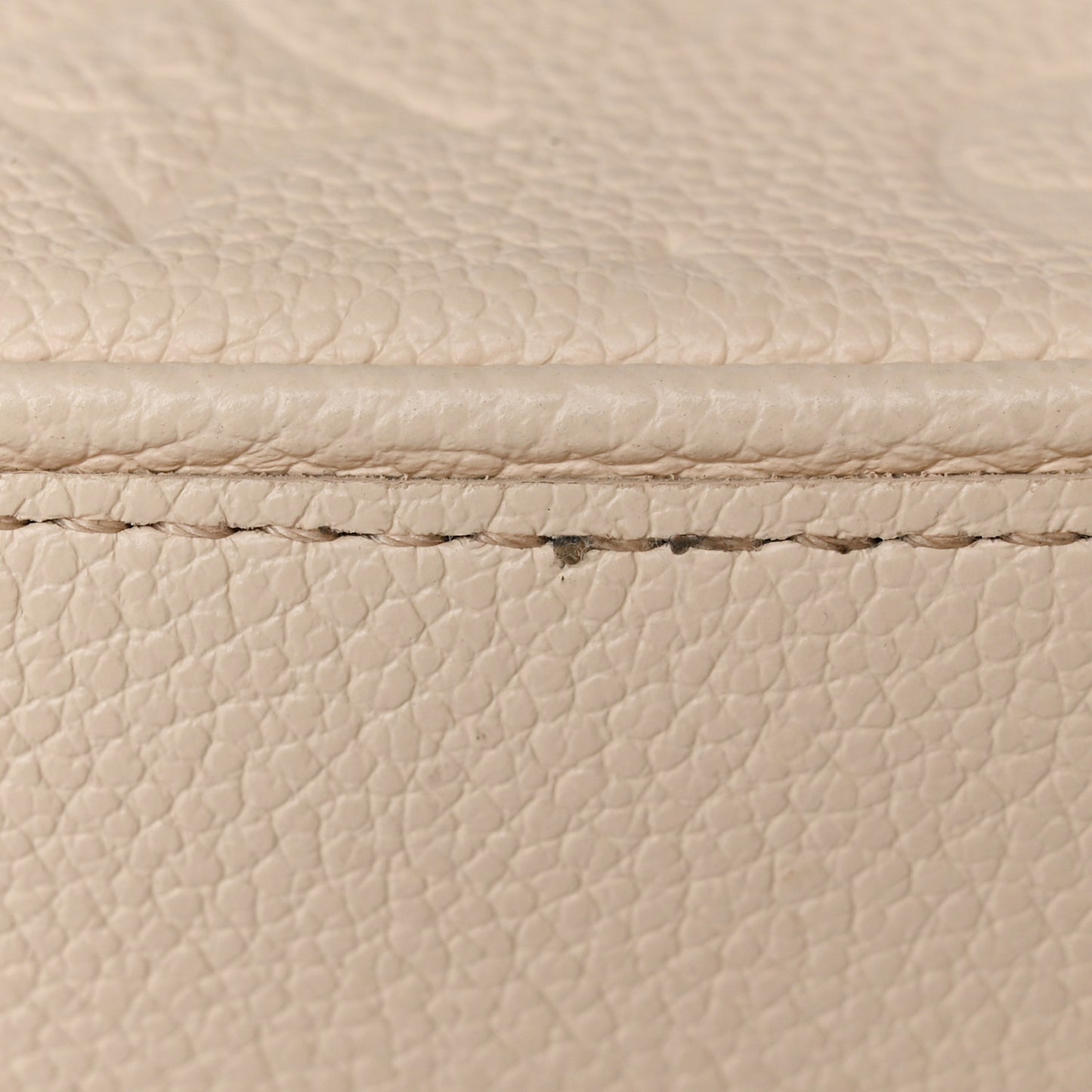 Empreinte Easy Pouch On Strap Cream