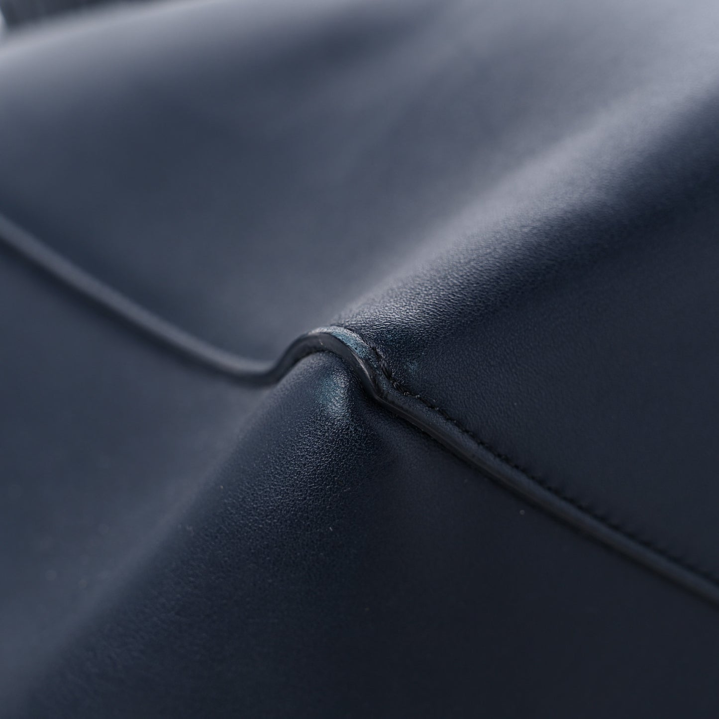 Smooth Calfskin Small Belt Cabas Phantom Navy Blue