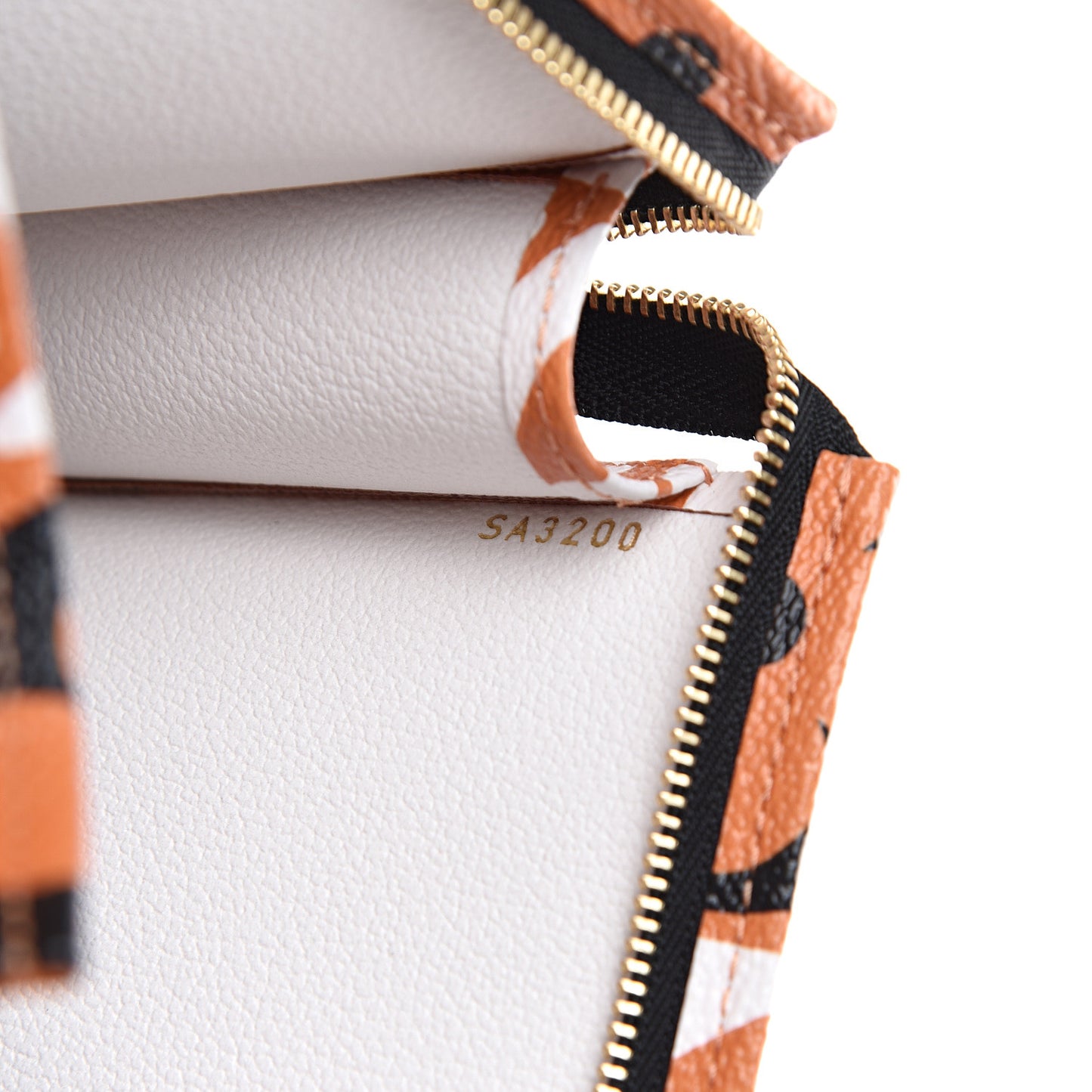 Monogram Giant Crafty Pochette Toiletry 26 Creme Caramel