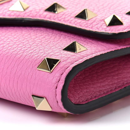 Valentino Garavani Pebbled Calfskin Rockstud Flip Lock Wallet On Chain Dawn Pink 8 of 8