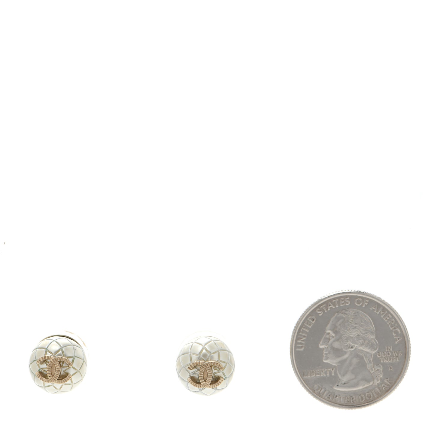Pearl CC Quilted Round Earrings Gold